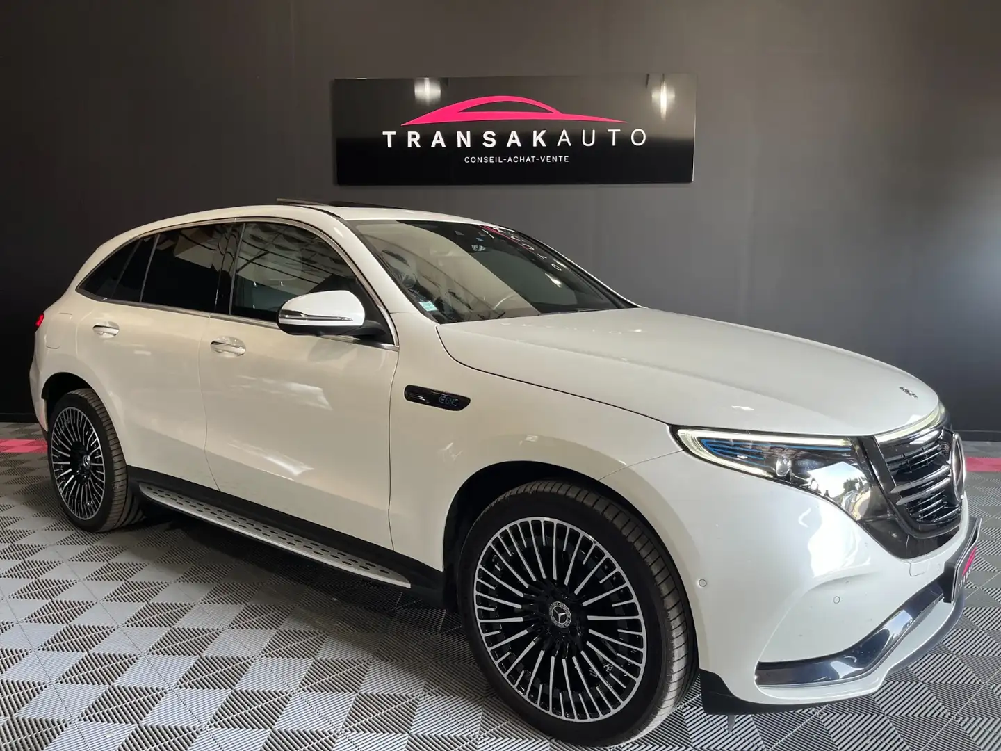 Mercedes-Benz AMG Line Alb - 1
