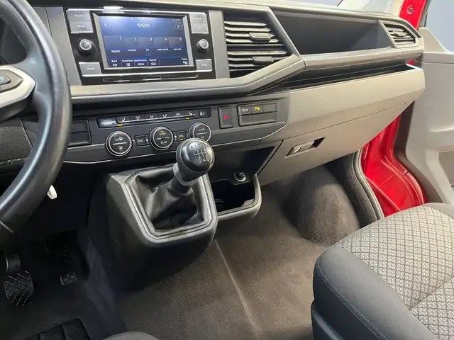 Volkswagen Multivan view 9