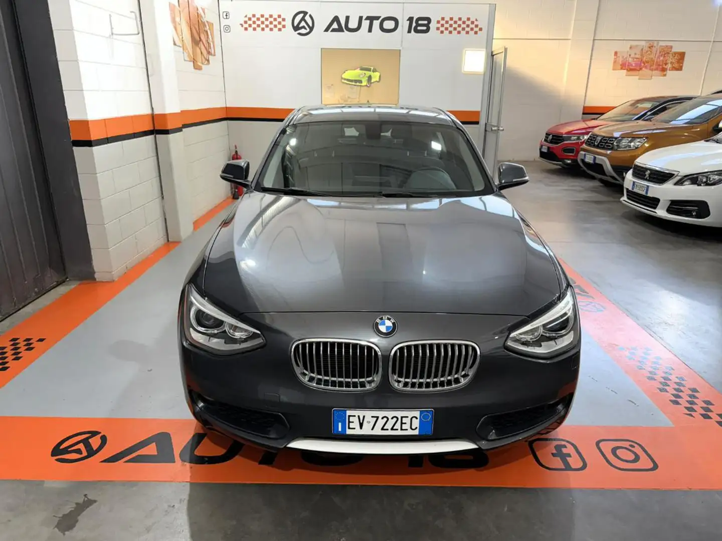 BMW 118 d 5p. Urban X-DRIVE! + Allestimento Urban! Grigio - 2