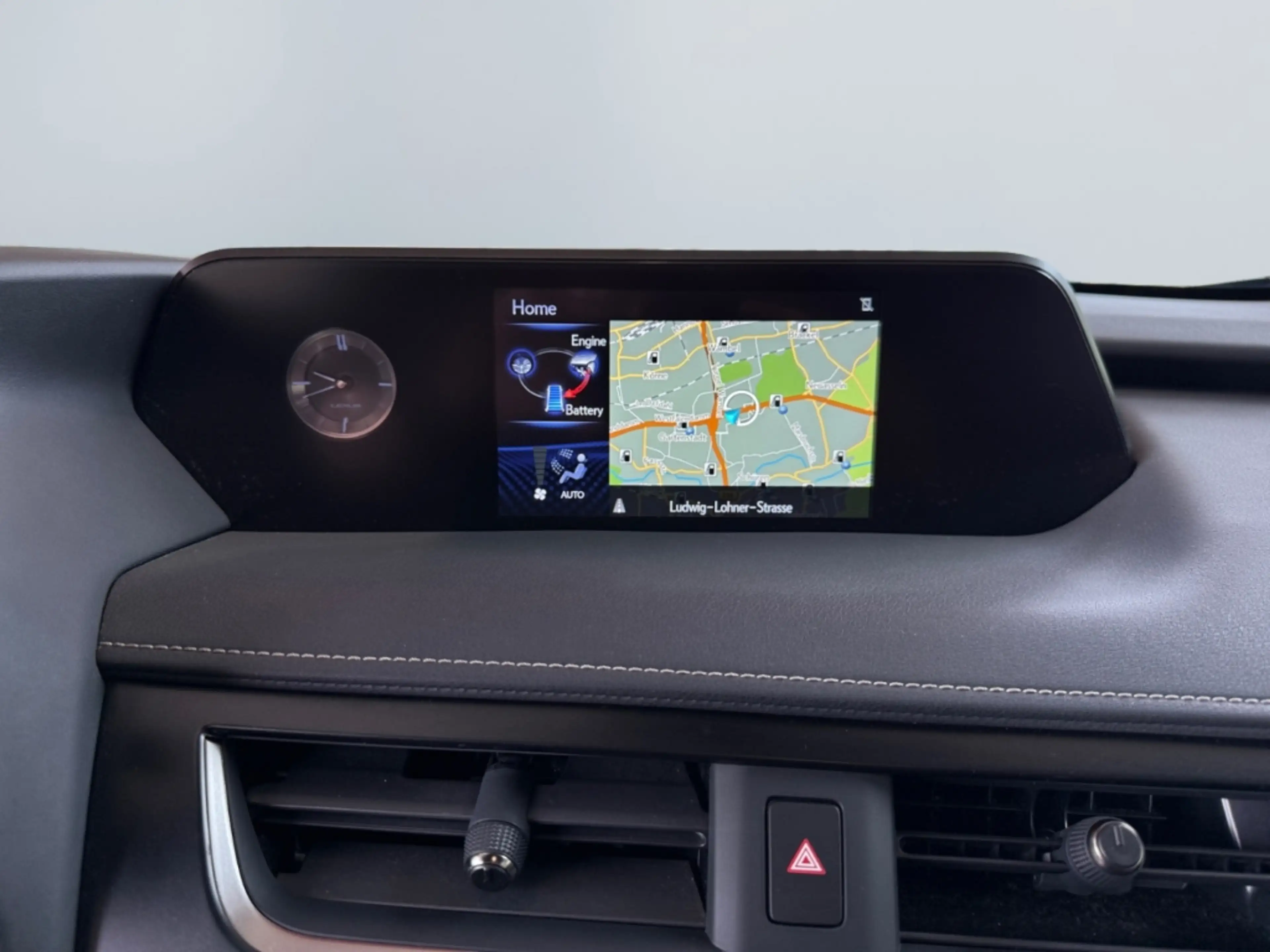 Lexus UX 250h Launch Edition *RCam*SHZ*PDC*ACC* — photo 15
