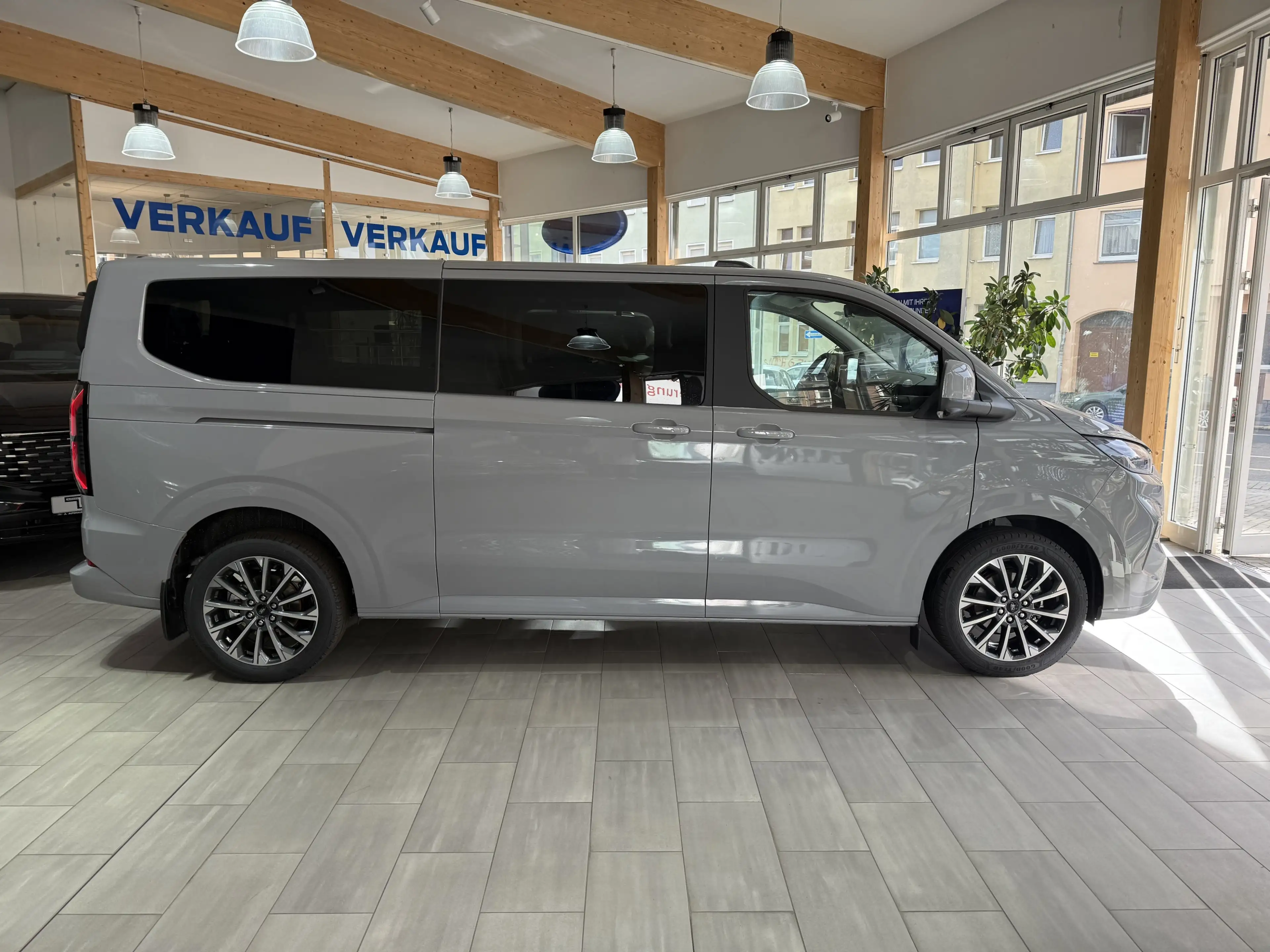 Ford Tourneo Custom Titanium X L2 elektr. AHK / B&O / 70L Tank — photo 4