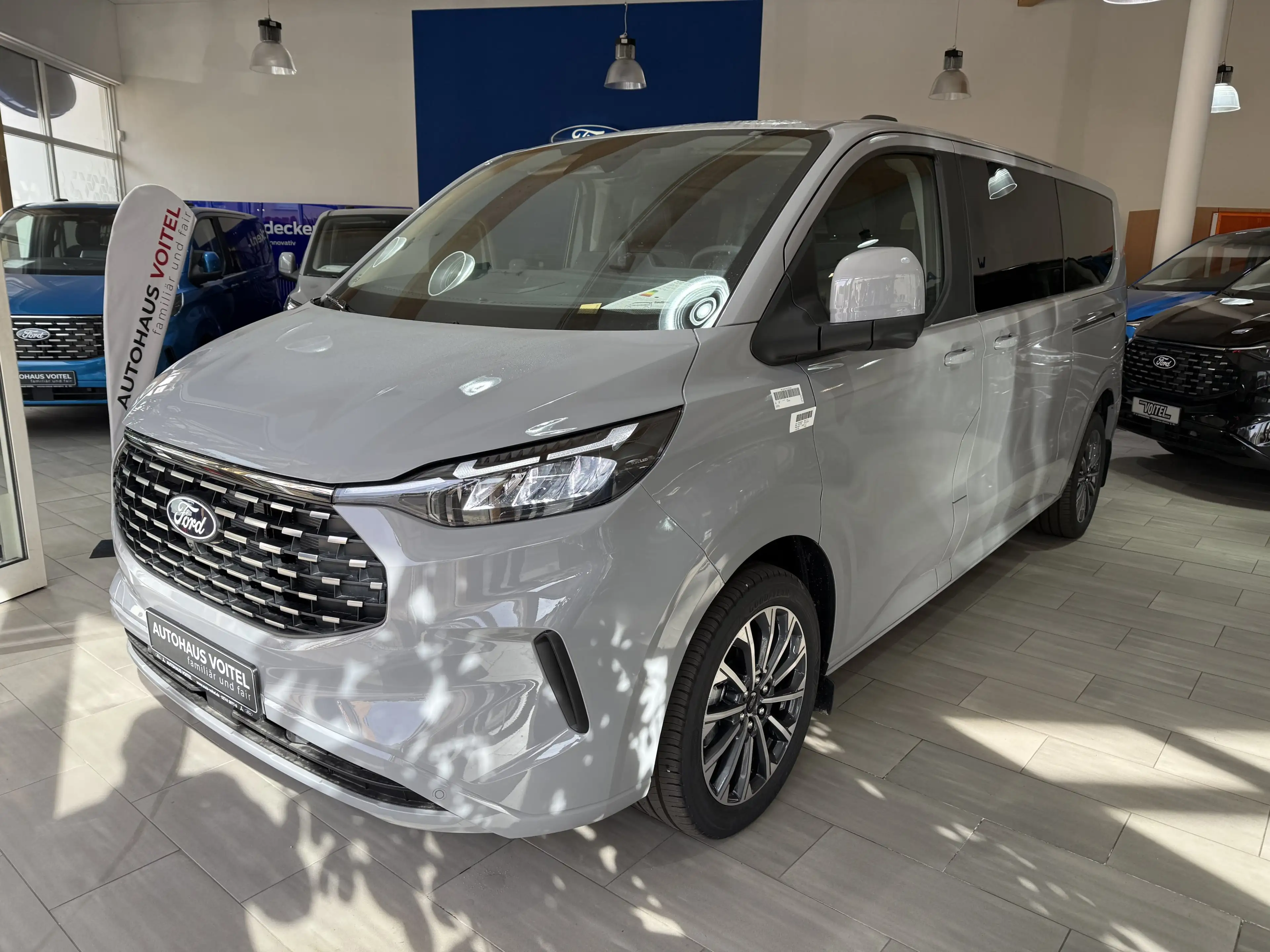 Ford Tourneo Custom Titanium X L2 elektr. AHK / B&O / 70L Tank
