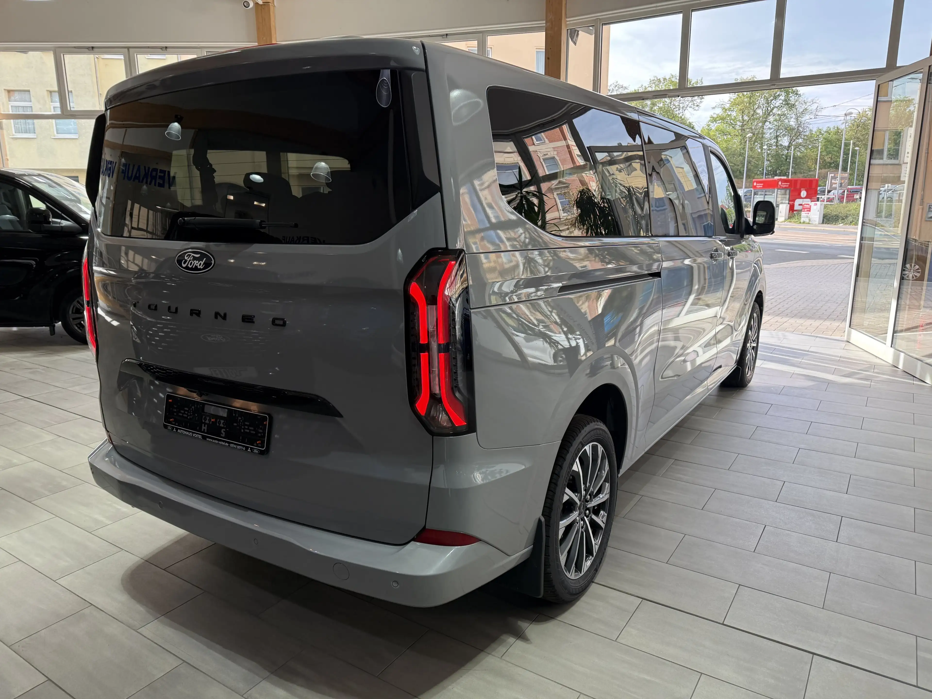 Ford Tourneo Custom Titanium X L2 elektr. AHK / B&O / 70L Tank — photo 5