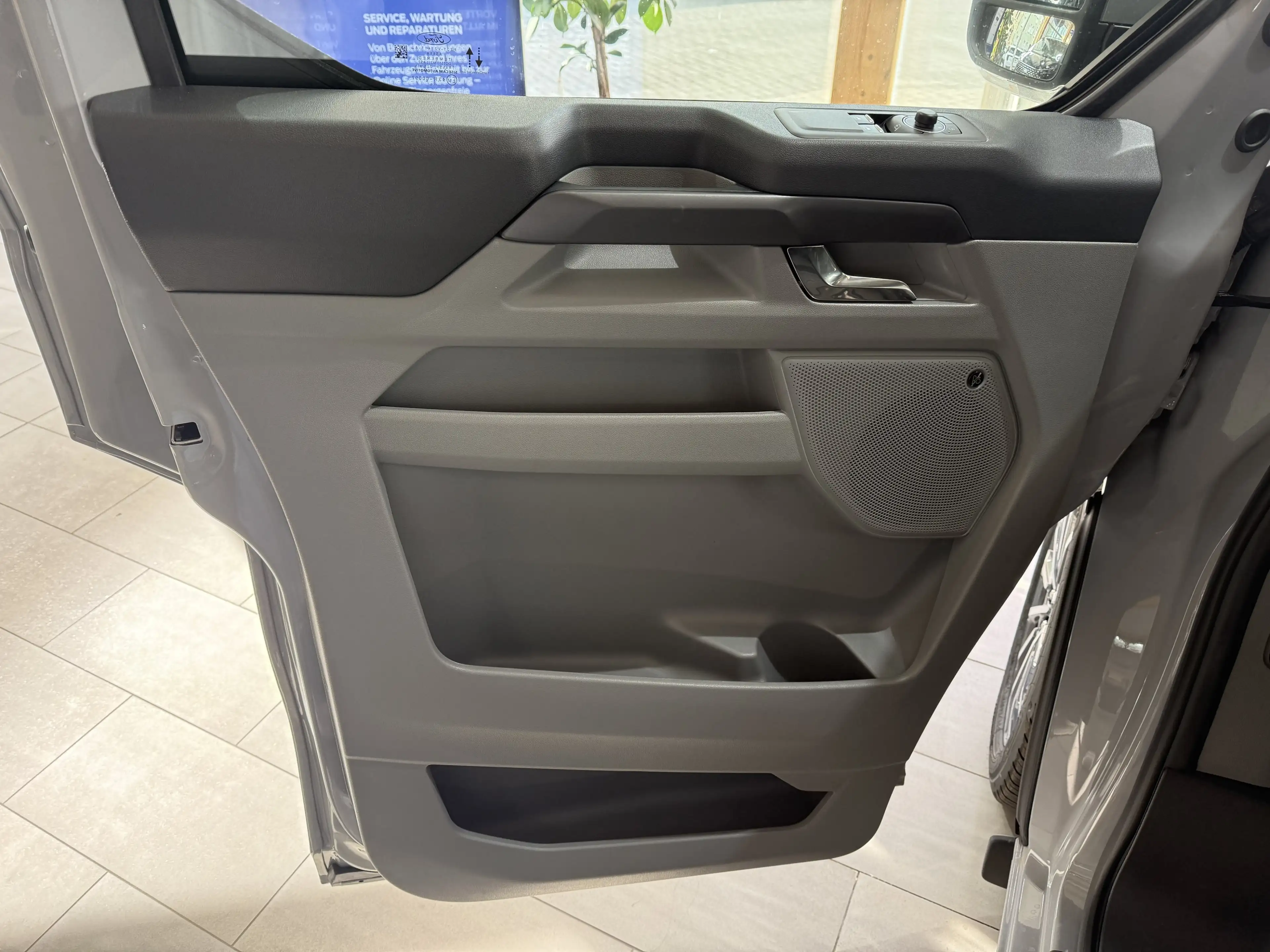 Ford Tourneo Custom Titanium X L2 elektr. AHK / B&O / 70L Tank — photo 9