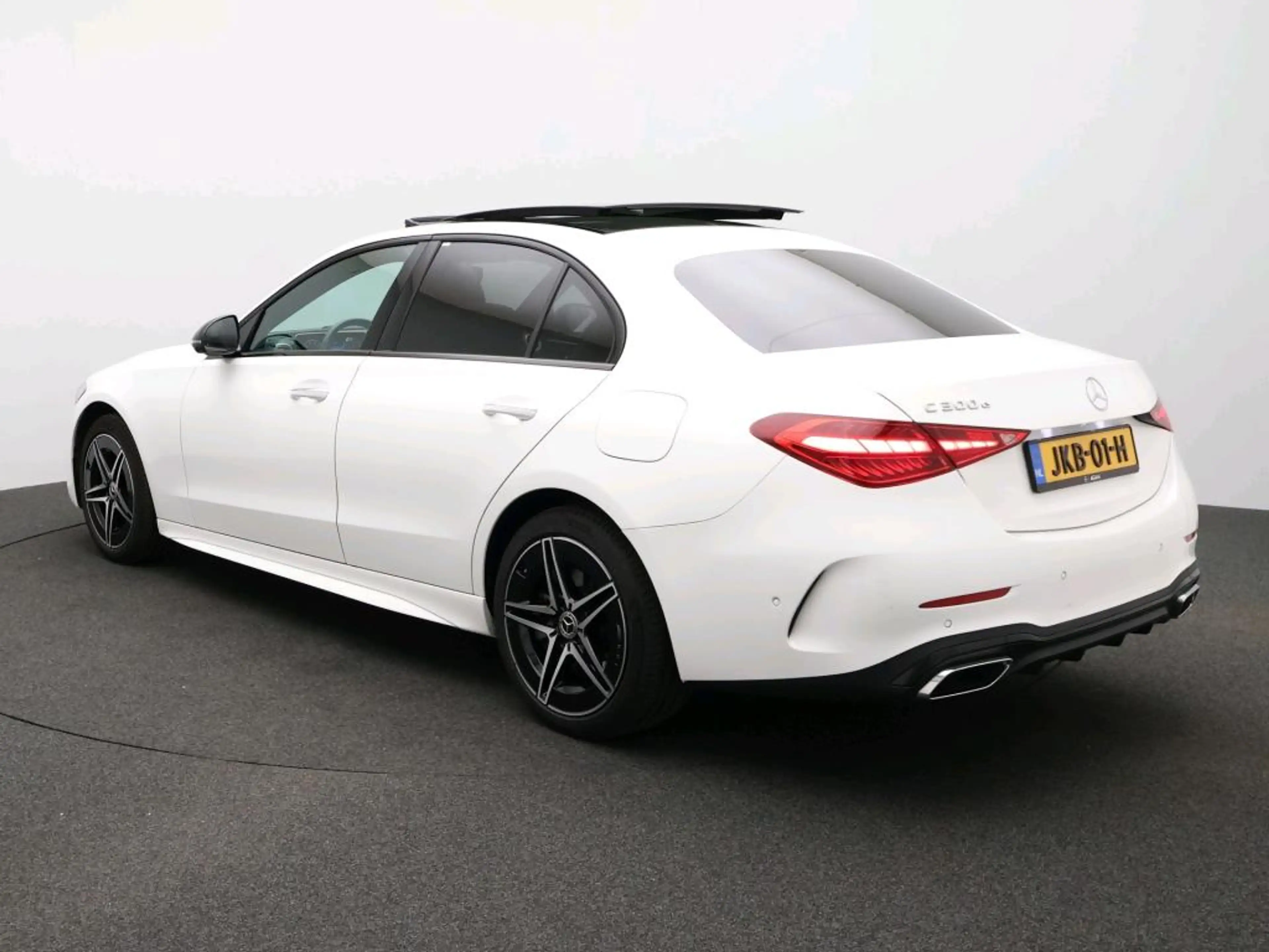 Mercedes-Benz C 300 e Business Solution AMG AMG Line | Night Pakket | — photo 4