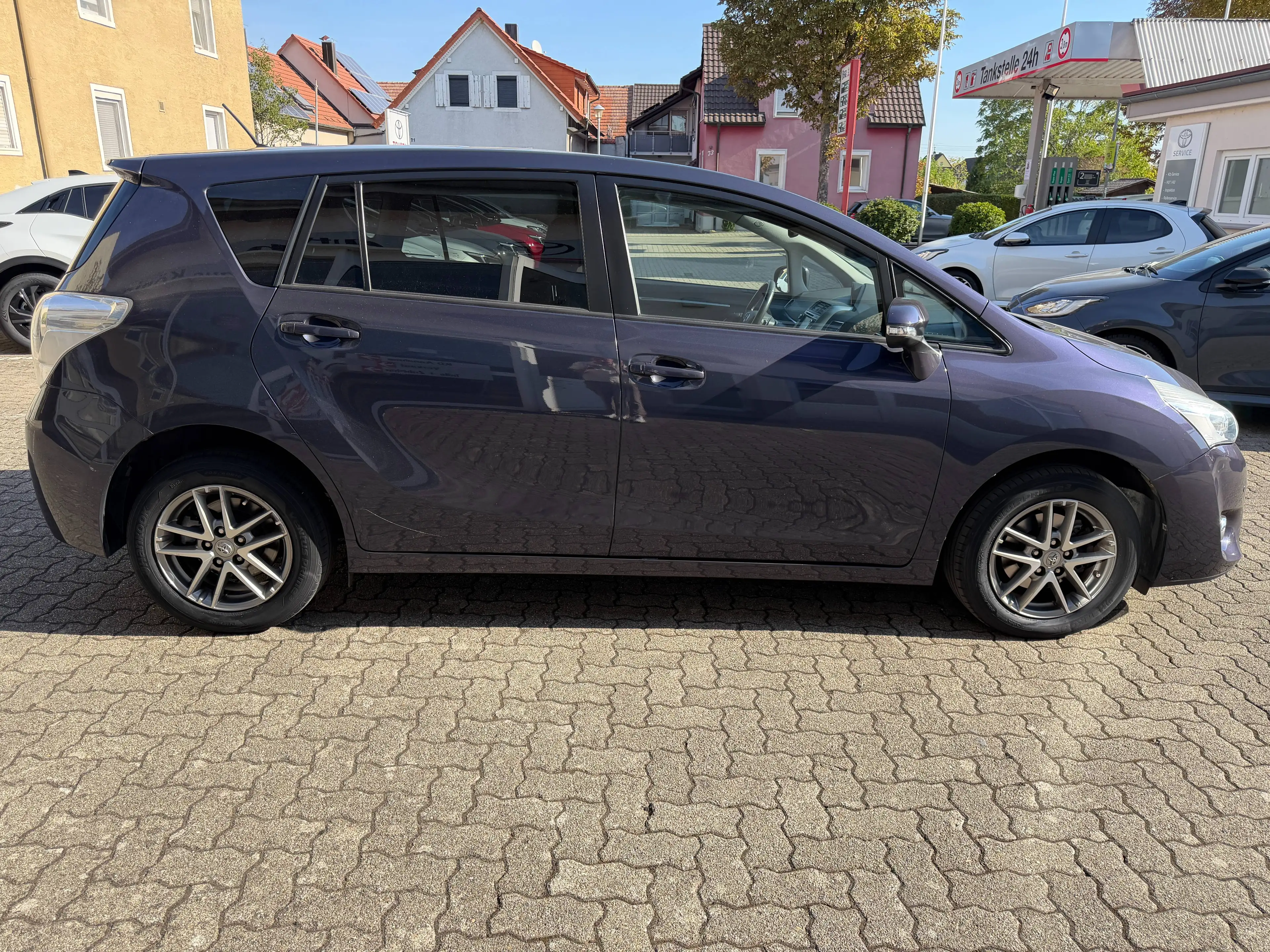 Toyota Verso SkyView Edition — photo 7