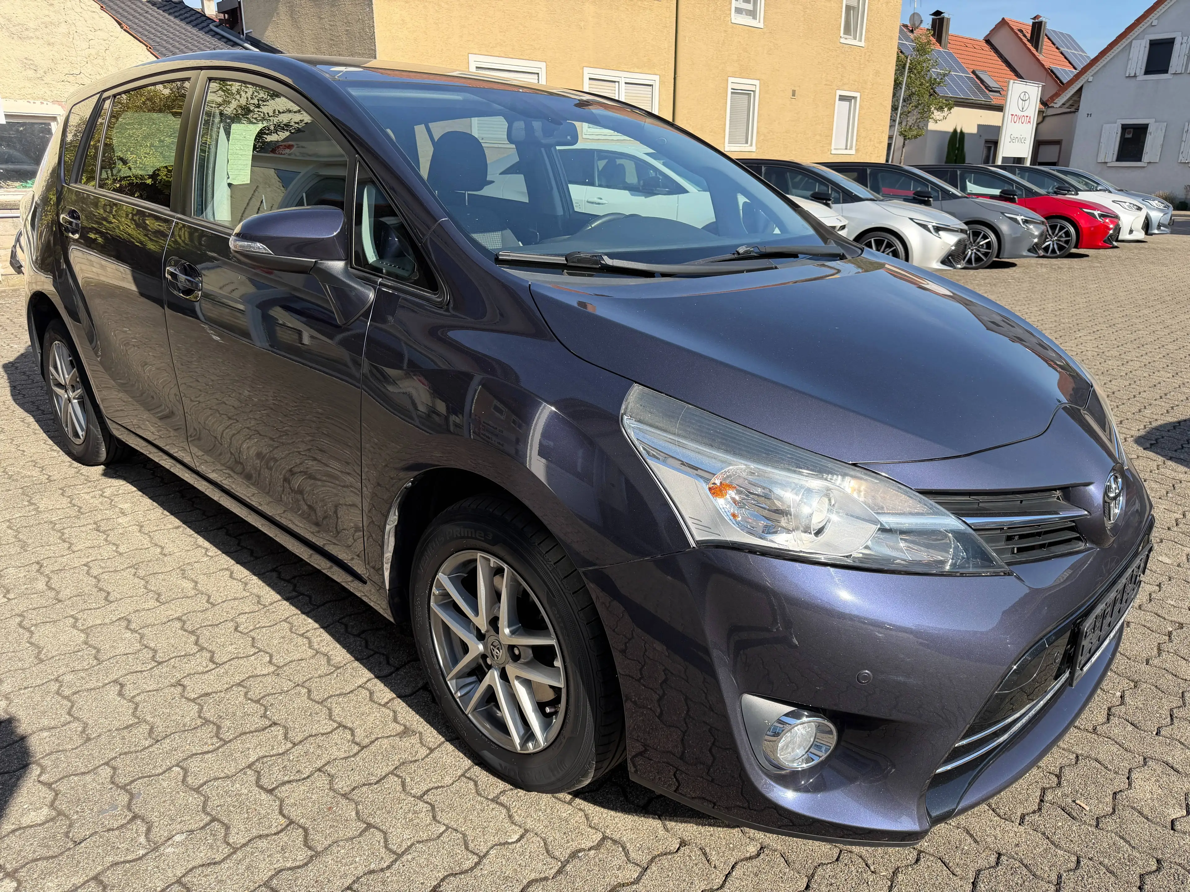 Toyota Verso SkyView Edition — photo 8