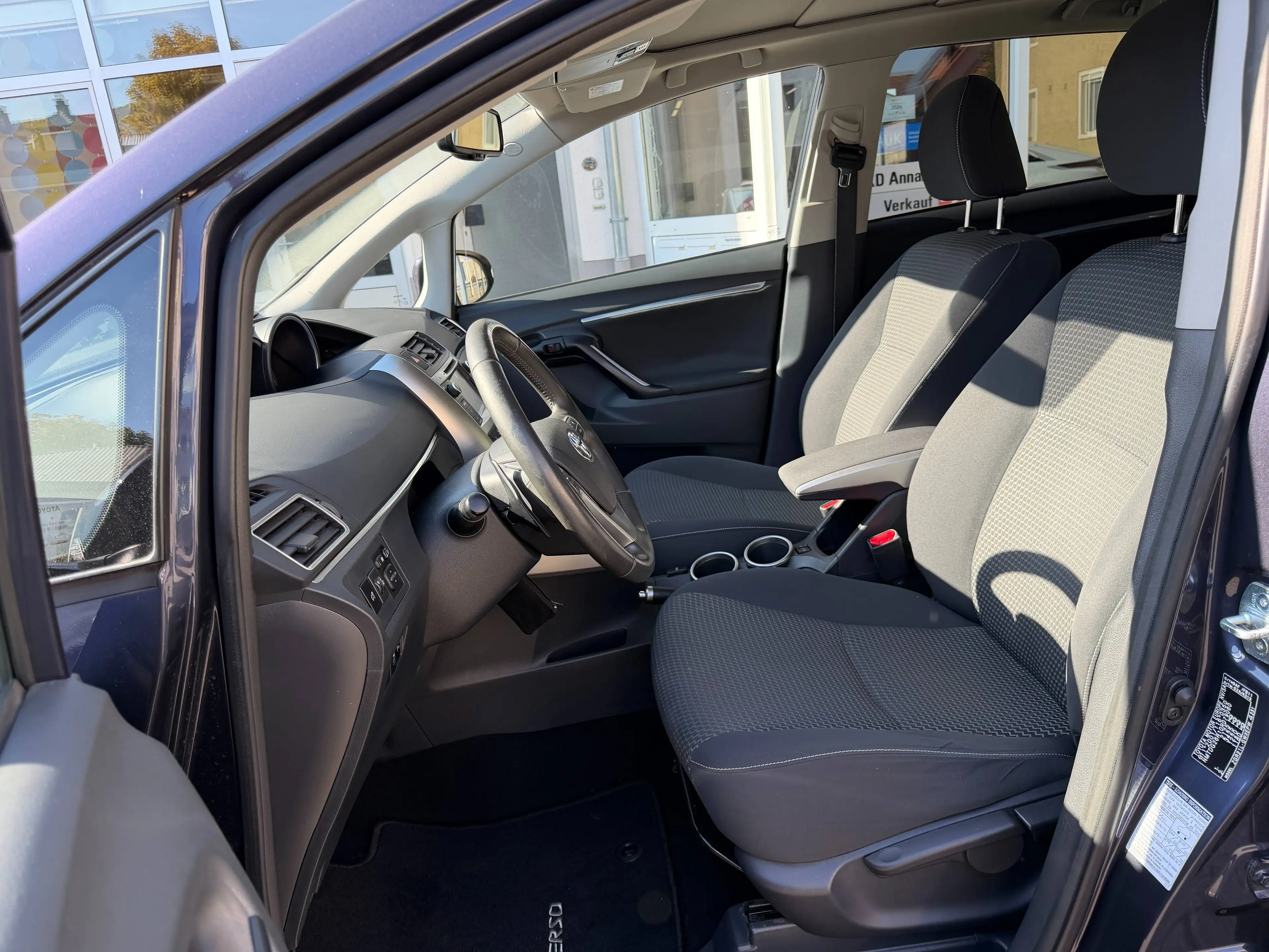 Toyota Verso SkyView Edition — photo 9