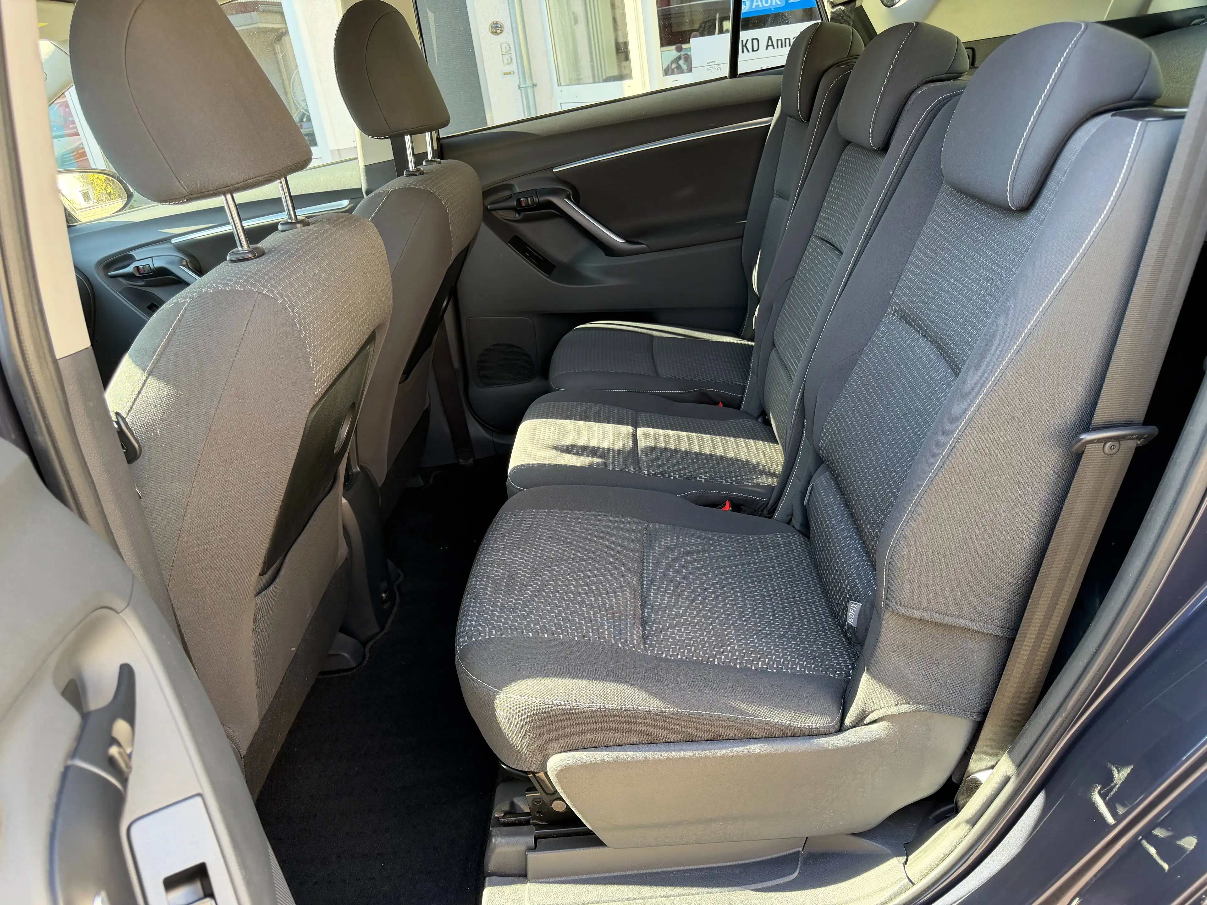Toyota Verso SkyView Edition — photo 11