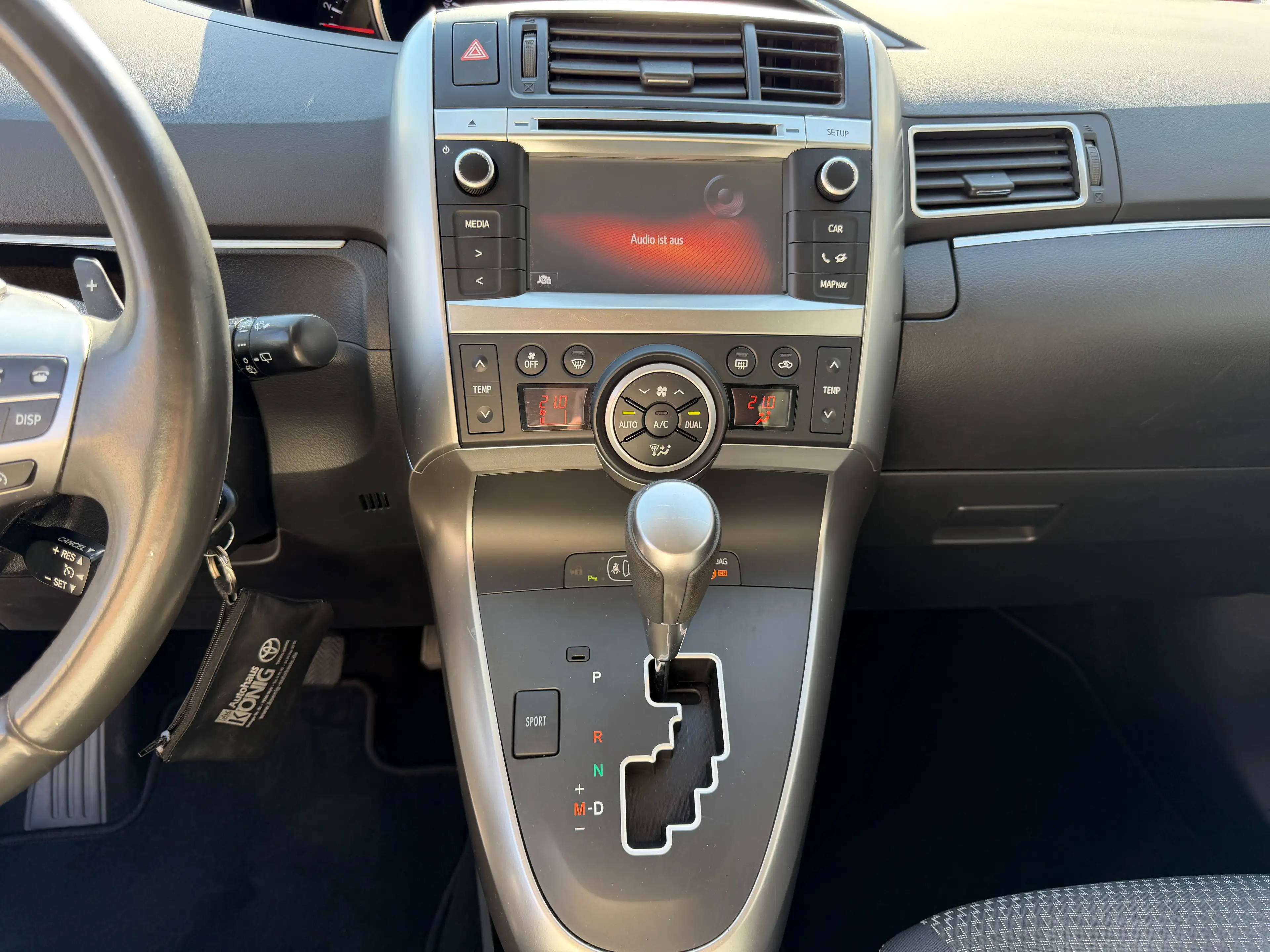 Toyota Verso SkyView Edition — photo 14