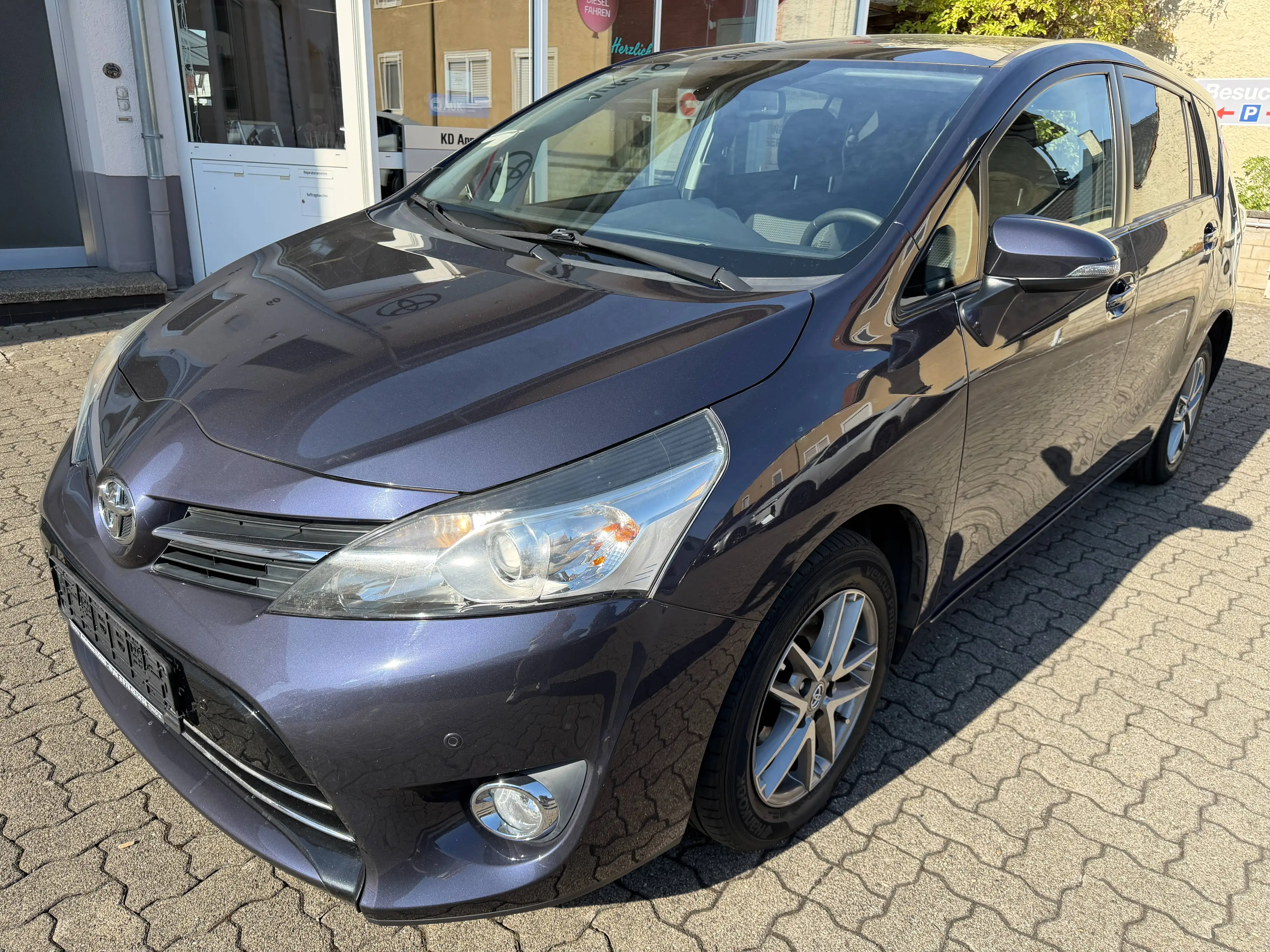 Toyota Verso SkyView Edition