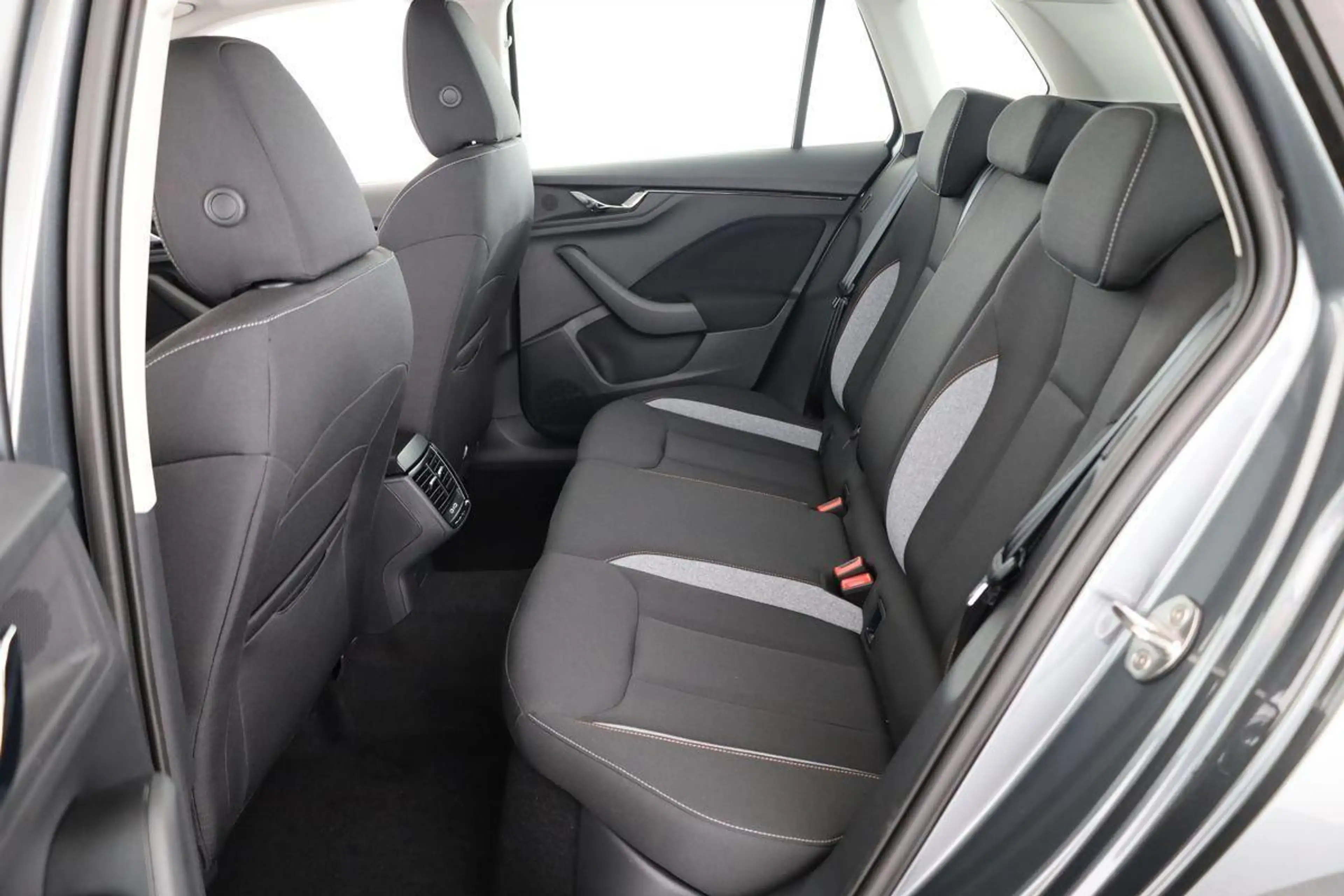 Skoda Kamiq Selection 1.5 TSI DSG Selection, LED, Kamera, L... — photo 11