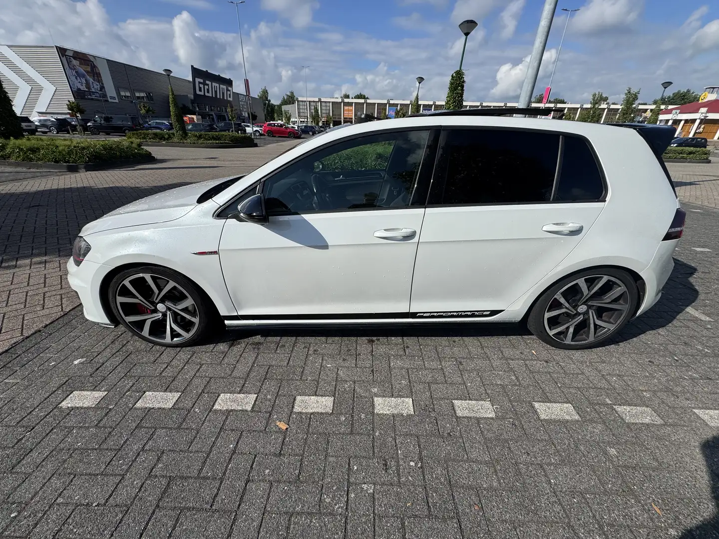 Volkswagen Golf GTI Performance BlueMotion Technology - 2