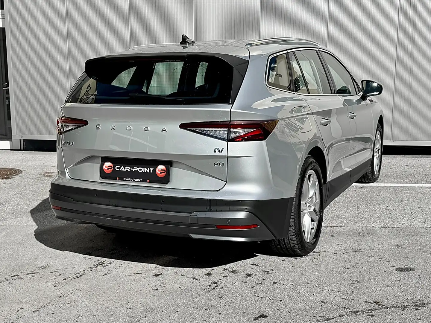 Skoda Enyaq iV 80 82kWh Design Selection Loft Silber - 2