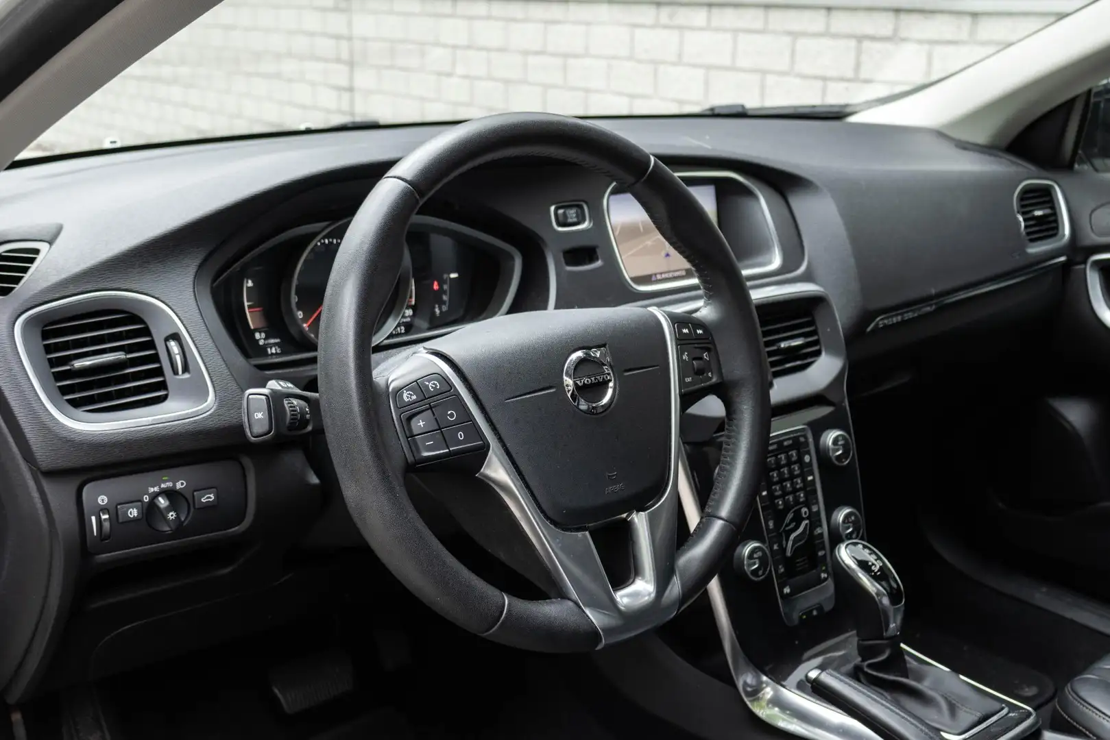 Volvo V40 Cross Country T3 Automaat Polar+ Luxury Navigatie | Panoramadak Alb - 2