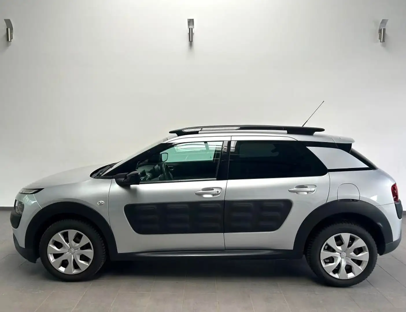 Citroen C4 Cactus Feel PDC Rückfahrkamera BT AHK abnehmb Argent - 2