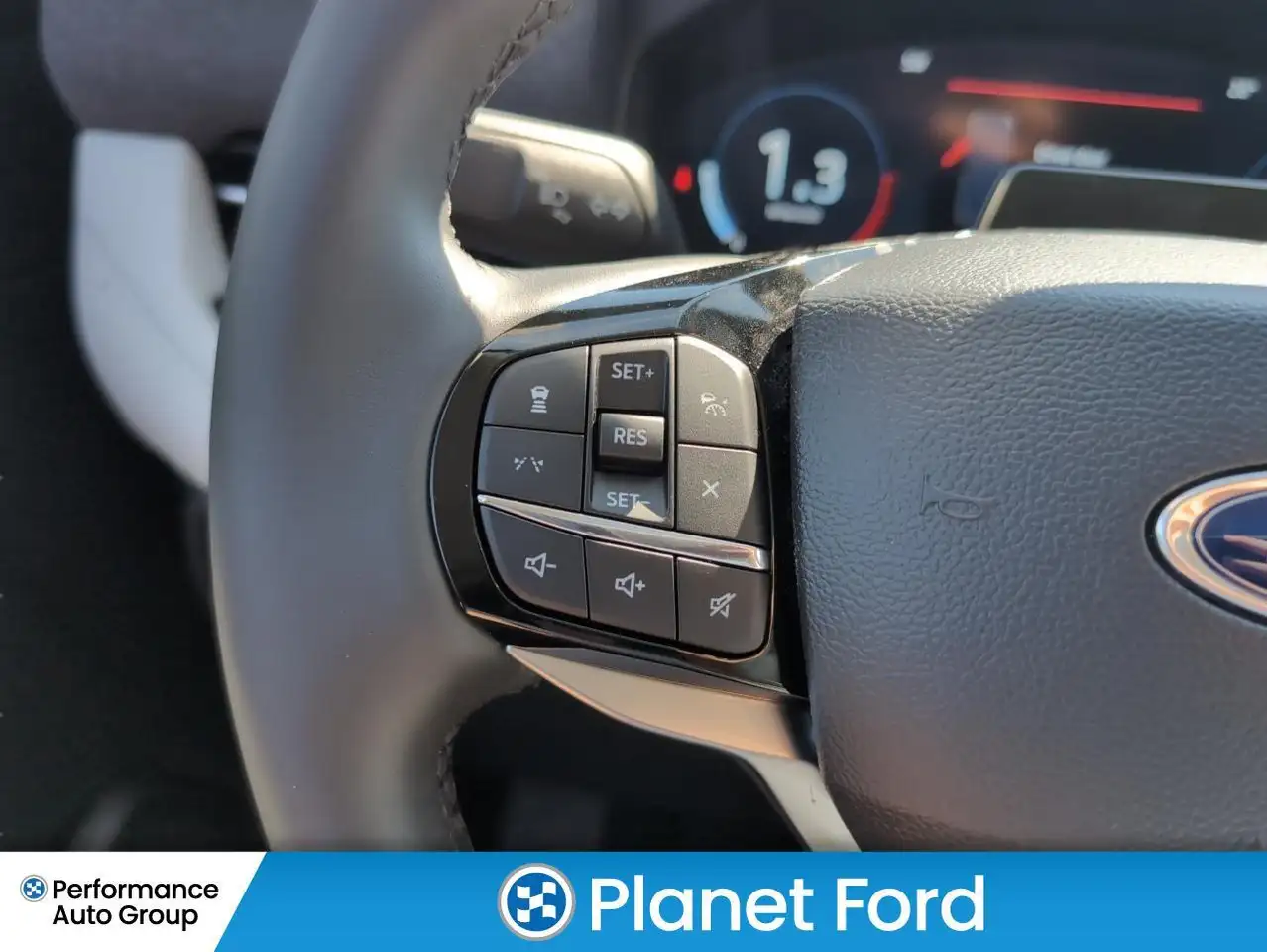 Ford Explorer photo Ford Explorer