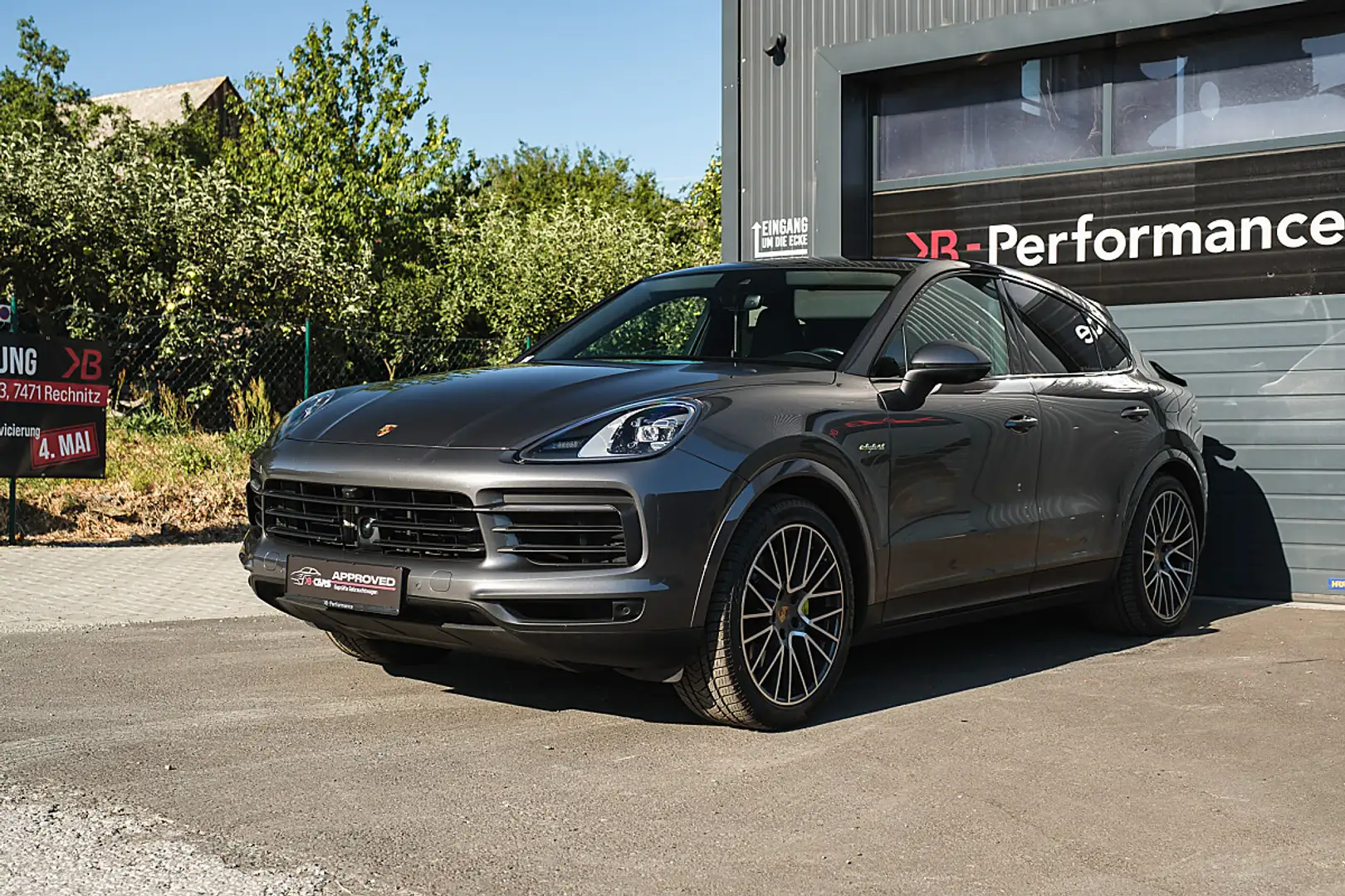 Porsche Cayenne Coupé E-Hybrid | Sport Chrono | Luftfederung | ... Grau - 2