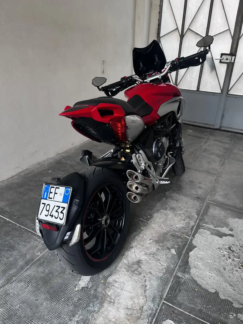 MV Agusta Stradale 800 - 1