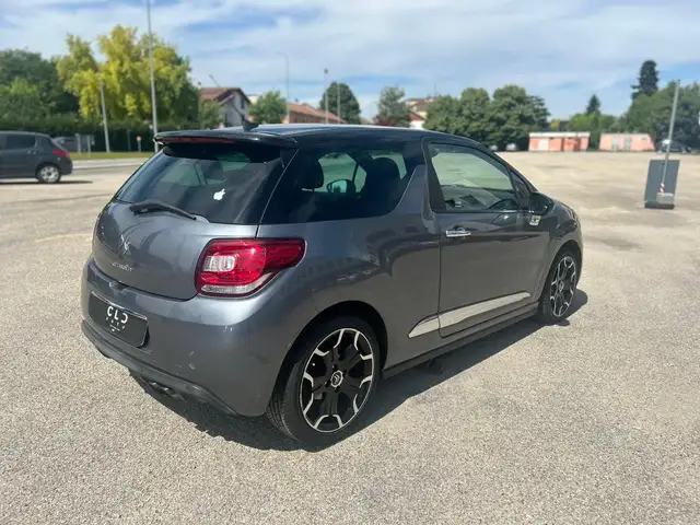 Citroen DS3 view 4