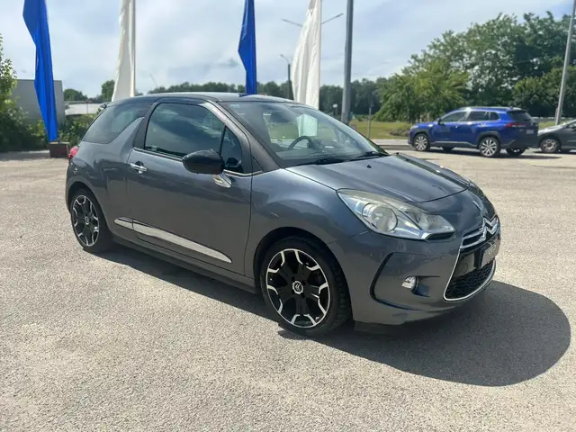Citroen DS3 view 3