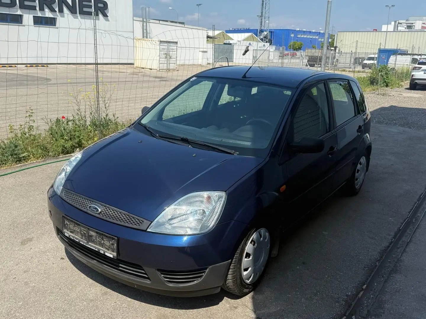 Ford Fiesta 1.3 Benzin mit 46.000 Km mit Serviceheft und pikal - 2