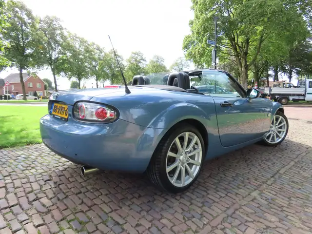 Mazda MX-5 view 5