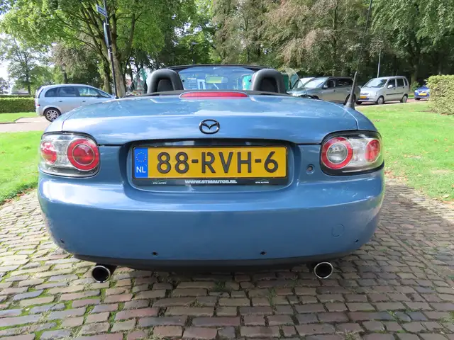 Mazda MX-5 view 6