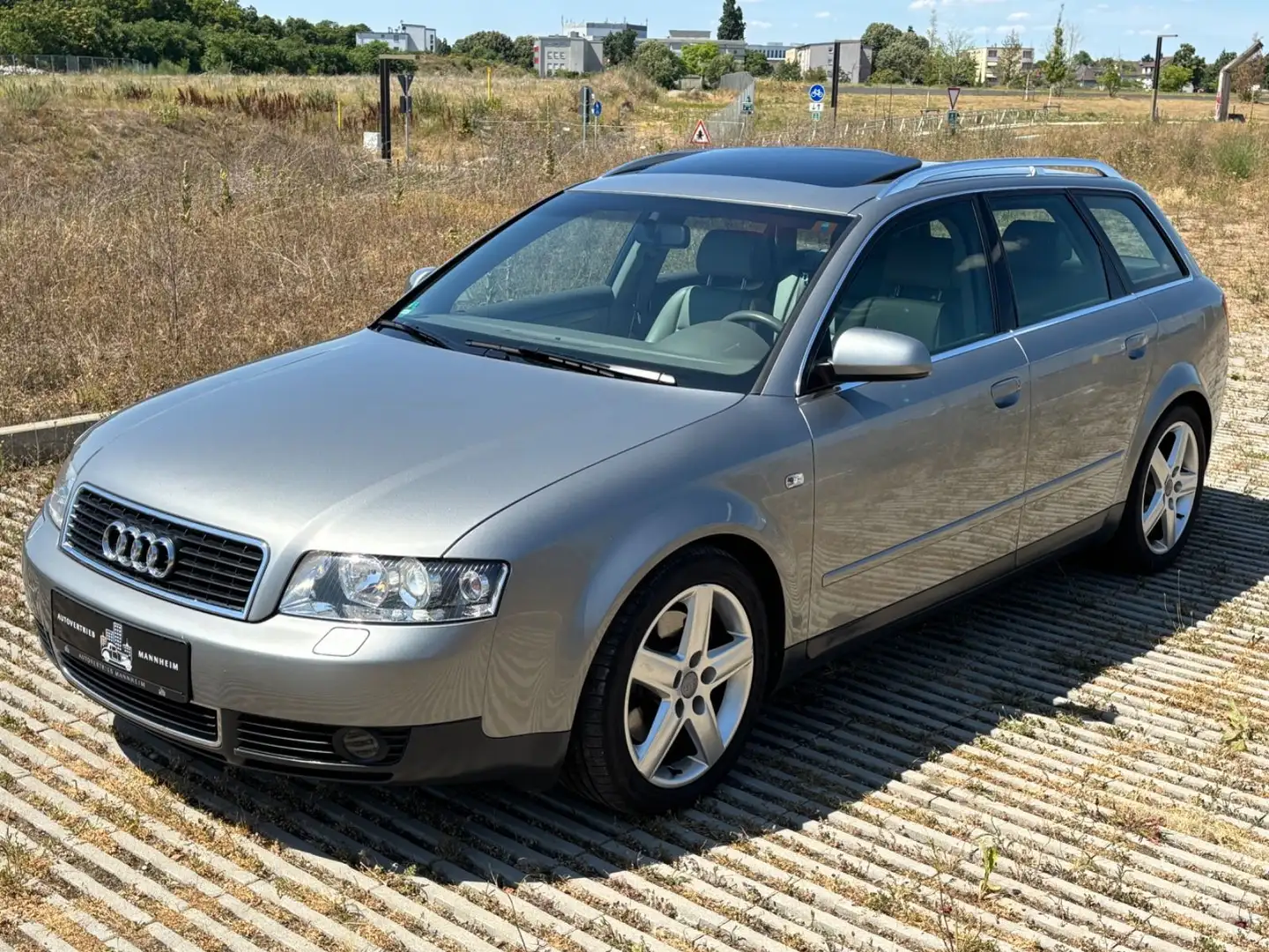 Audi A4 2.4 multitronic Avant /1.HD/XENON/BOSE/SHZ Grau - 1