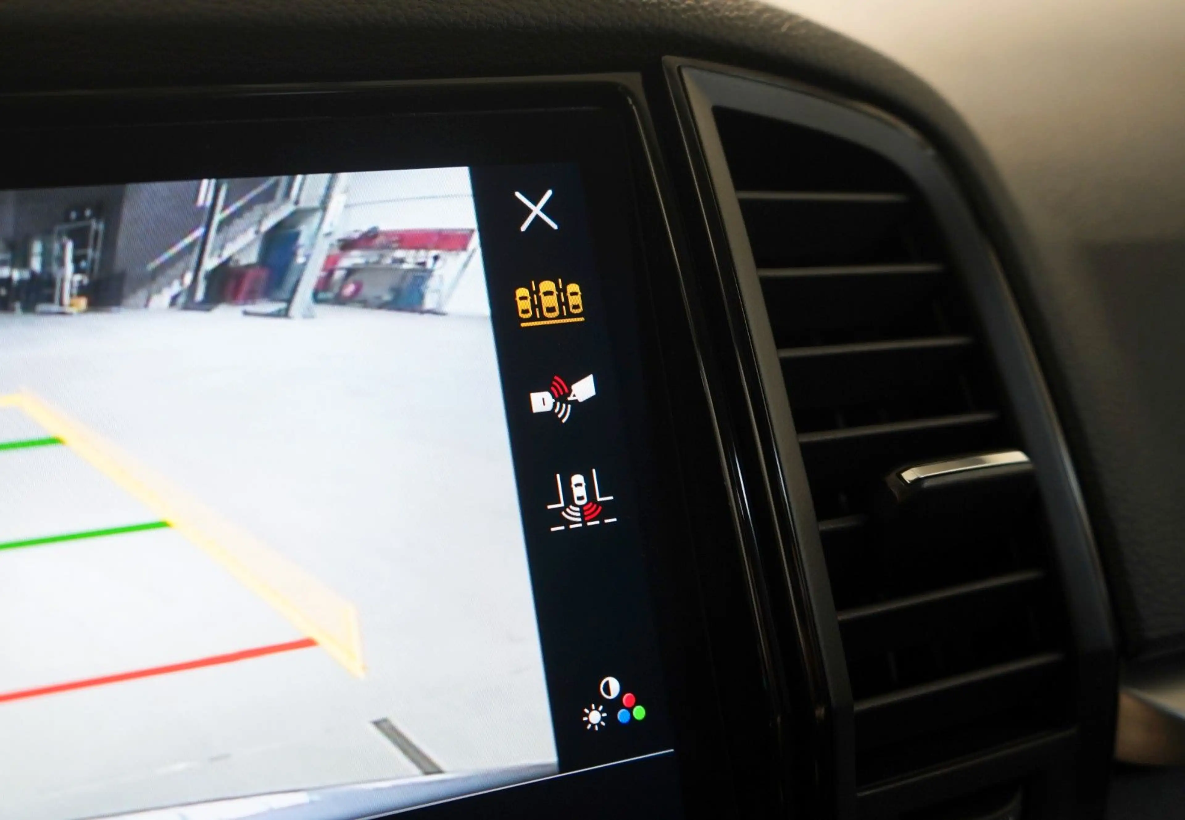 Skoda Karoq 2.0 TDI DSG DRIVE *PANO*MATRIX*ACC*CANTON* — photo 12