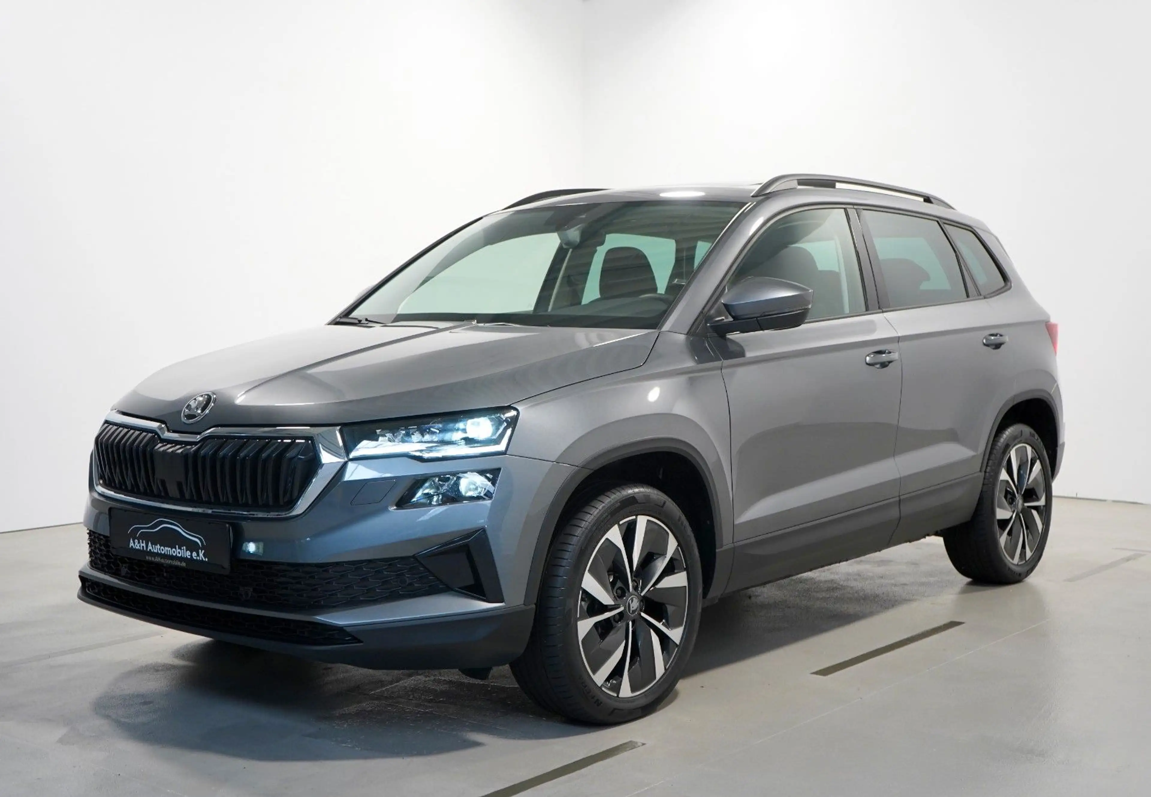 Skoda Karoq 2.0 TDI DSG DRIVE *PANO*MATRIX*ACC*CANTON* — photo 3