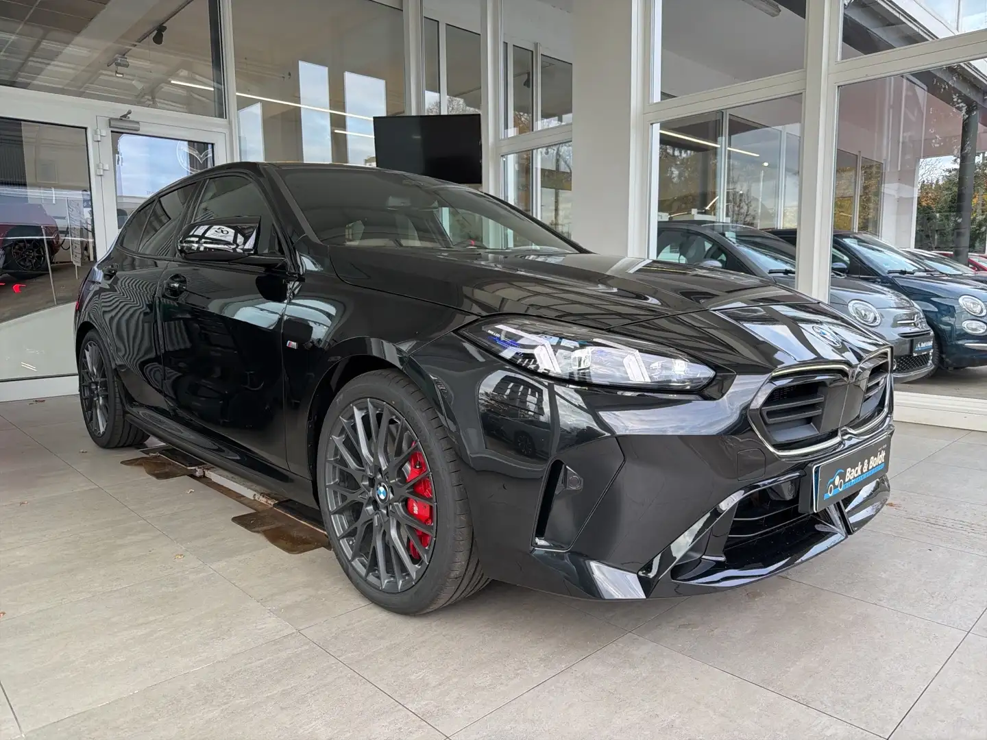 BMW M1 35 xDrive AHK+PANO+360GRAD+HEAD-UP+VOLL LED Schwarz - 2