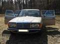 Mercedes-Benz E 230 230 E W123 Beige - thumbnail 17