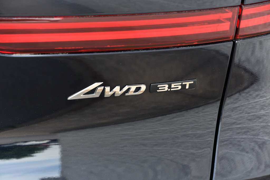2023 Genesis GV70