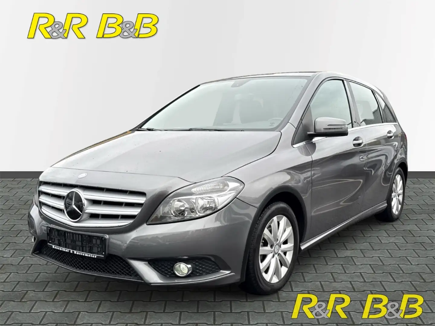 Mercedes-Benz B 180 AHK-klappbar SHZ Notbremsass. Tel.-Vorb. Berganfah Grau - 1