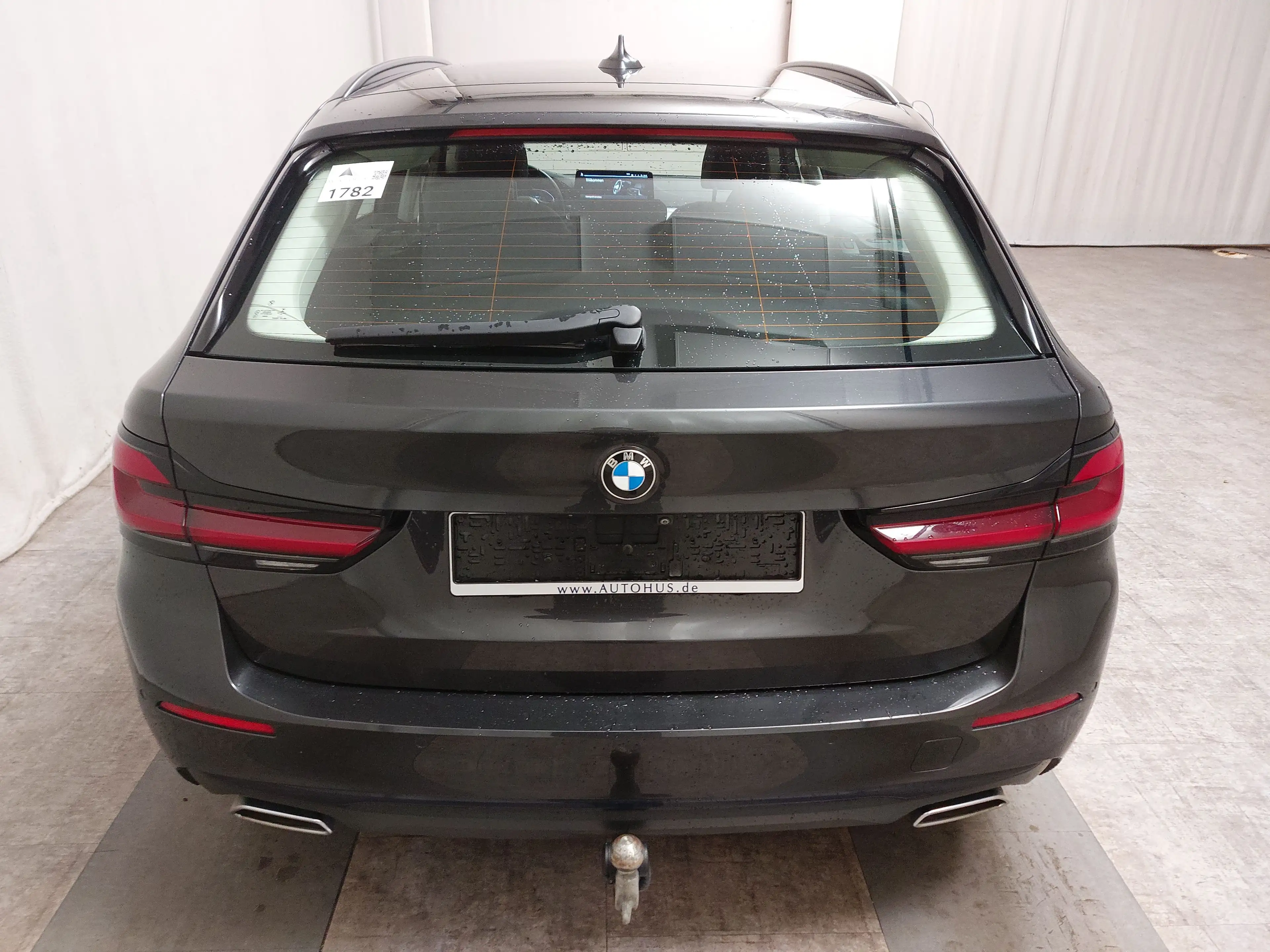BMW 520 dA Touring Leder Navi LED LC prof. AHK RFK — photo 14
