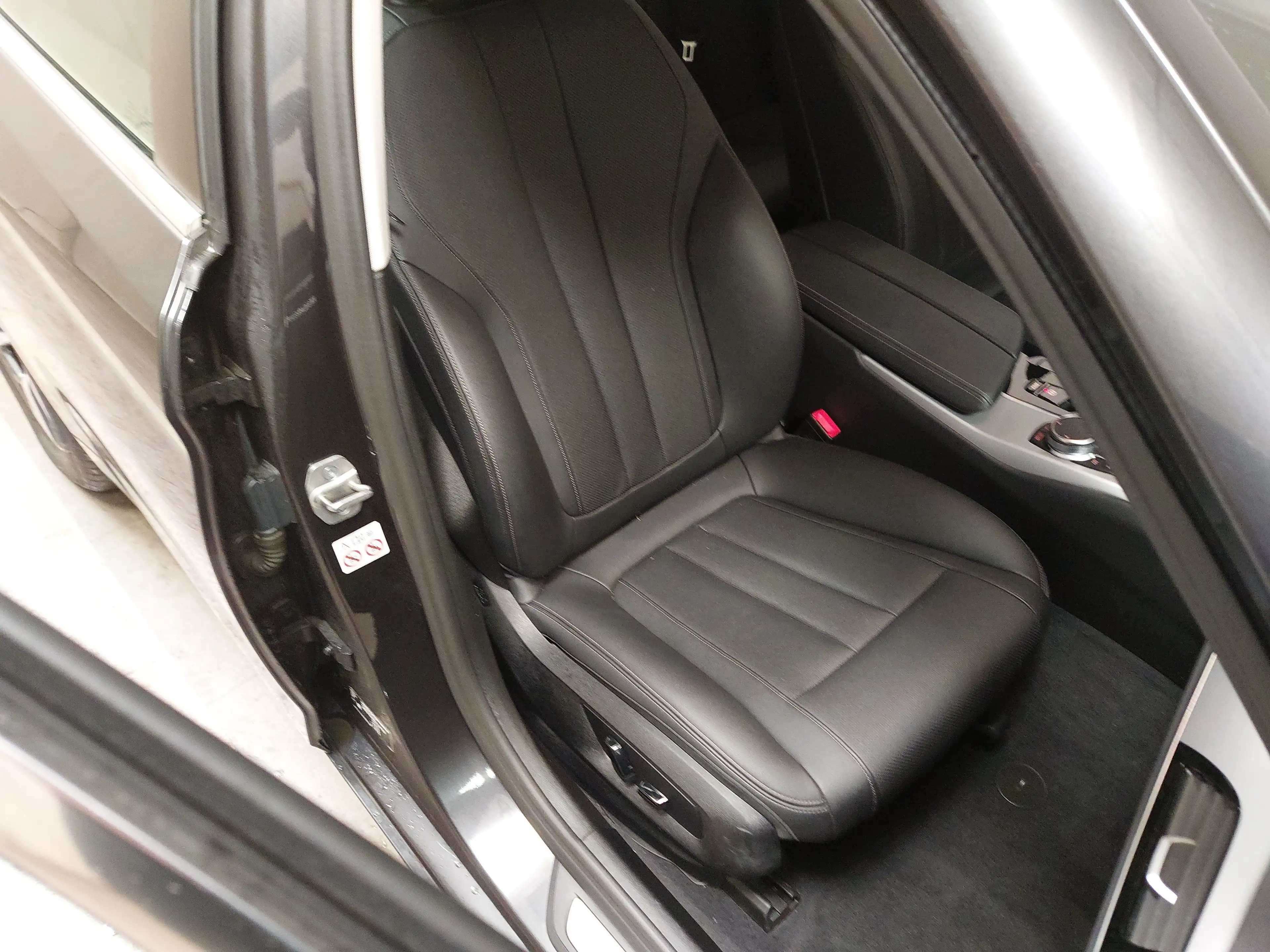 BMW 520 dA Touring Leder Navi LED LC prof. AHK RFK — photo 10