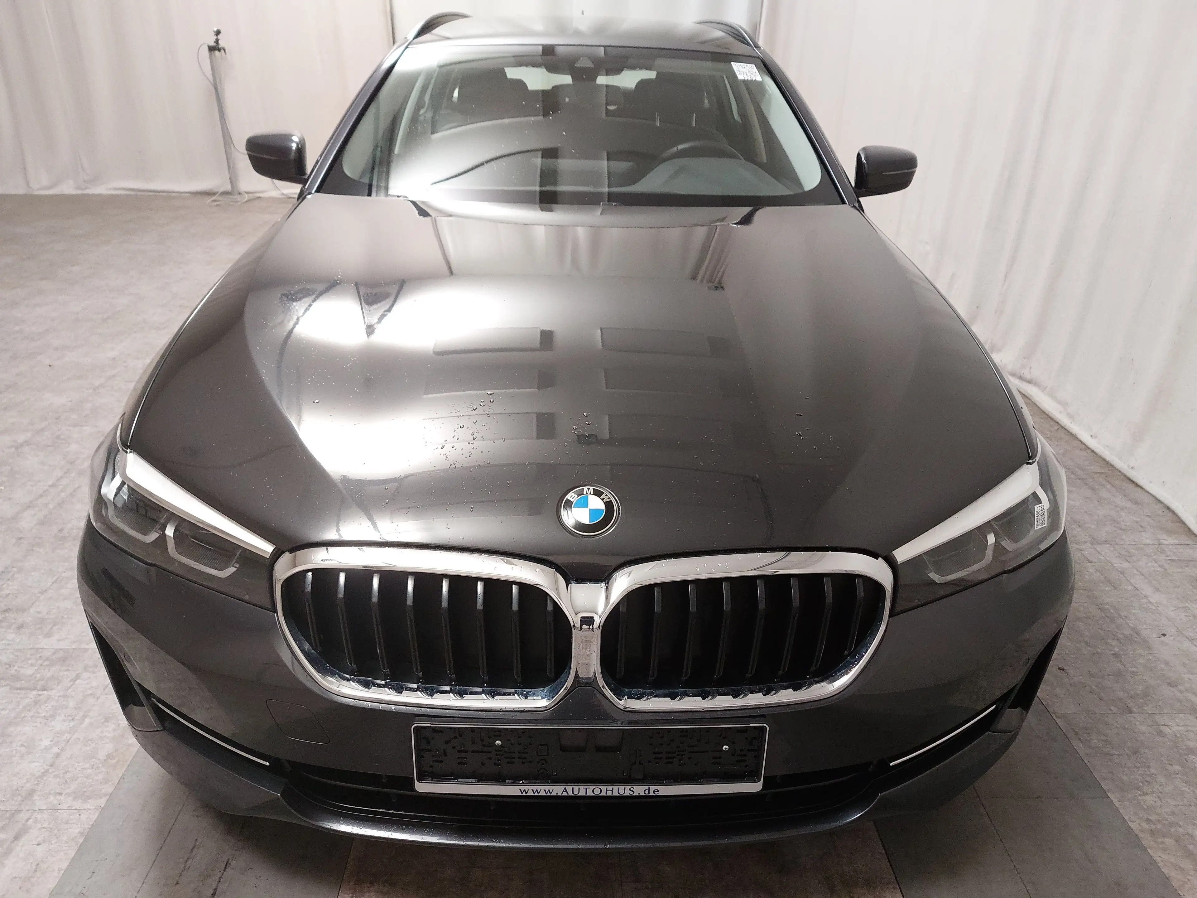 BMW 520 dA Touring Leder Navi LED LC prof. AHK RFK — photo 9