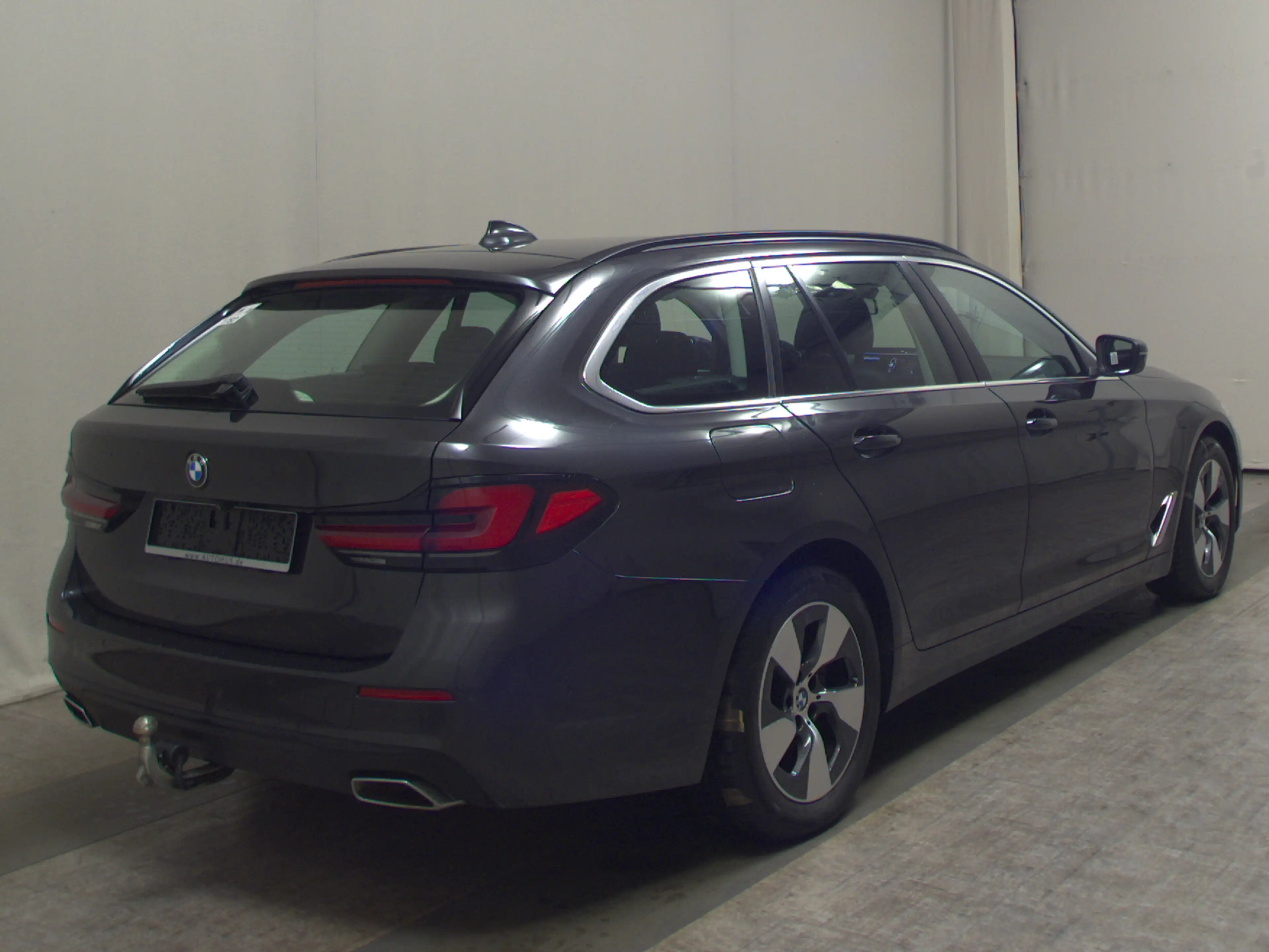 BMW 520 dA Touring Leder Navi LED LC prof. AHK RFK — photo 4