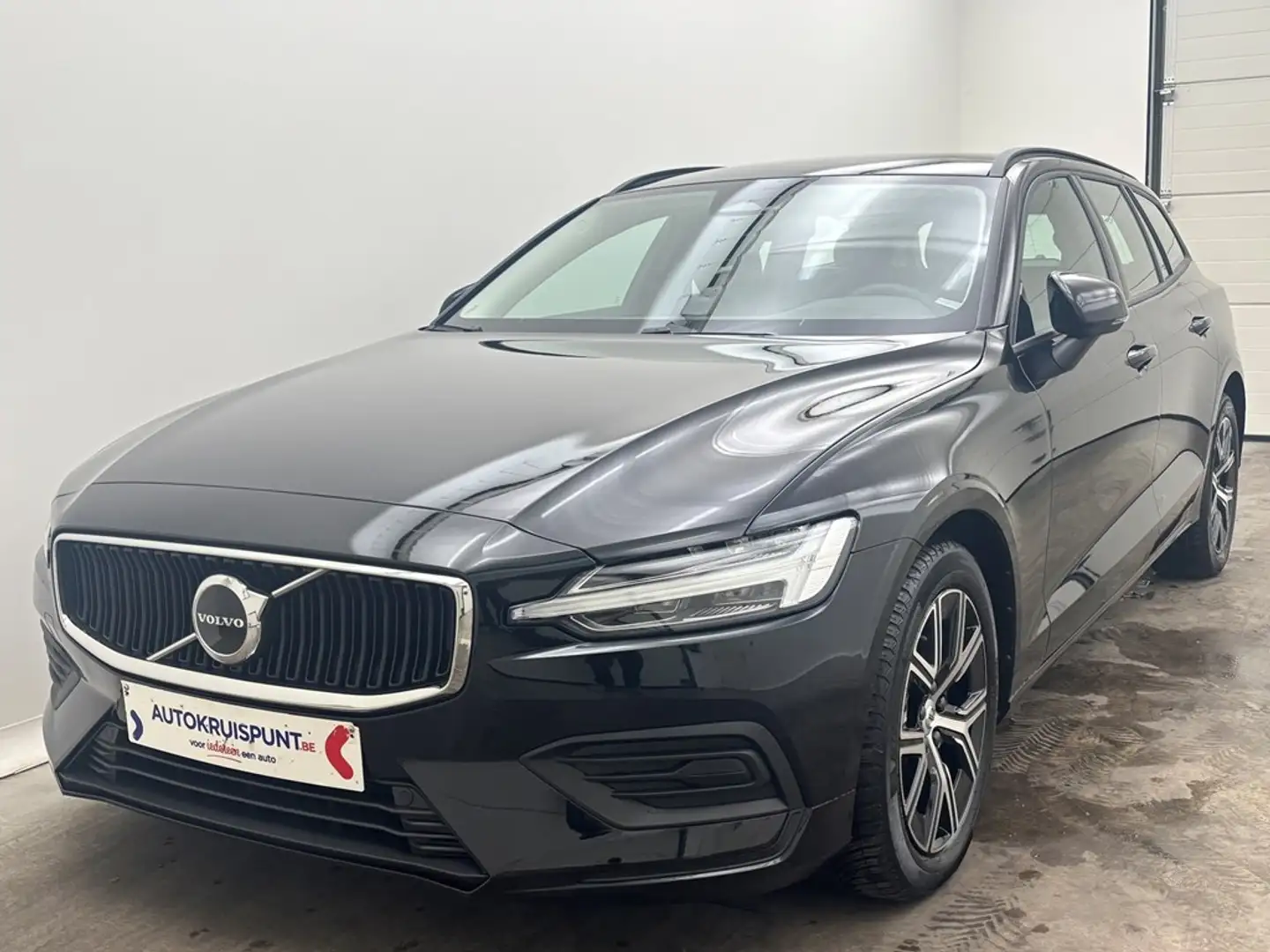 Volvo V60 B3 Mild hybrid benzine Essential 7-DCT Leder Dig.A Noir - 1