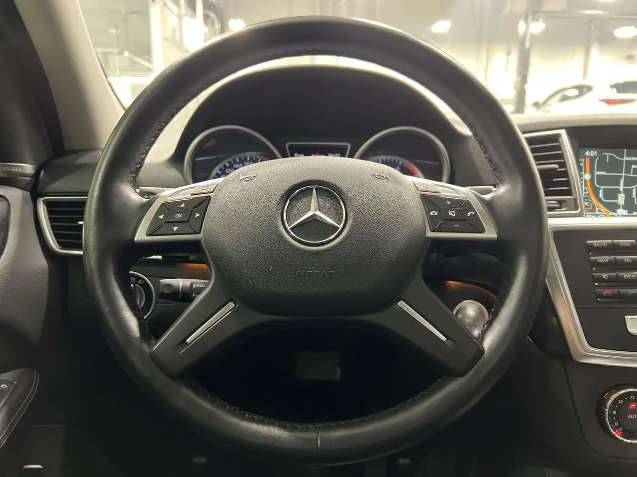 Mercedes-Benz M-Class photo Mercedes-Benz M-Class