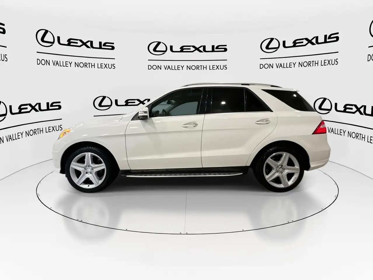 Mercedes-Benz M-Class photo Mercedes-Benz M-Class