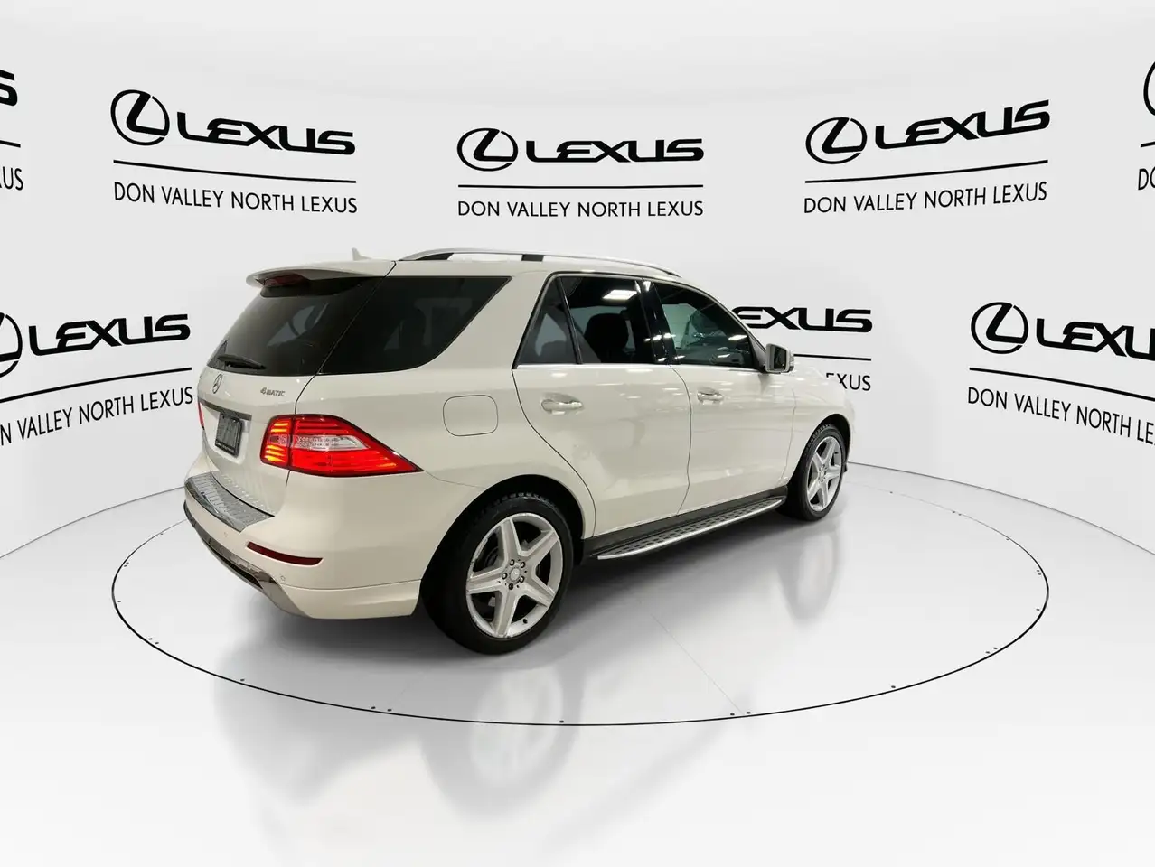 Mercedes-Benz M-Class photo Mercedes-Benz M-Class