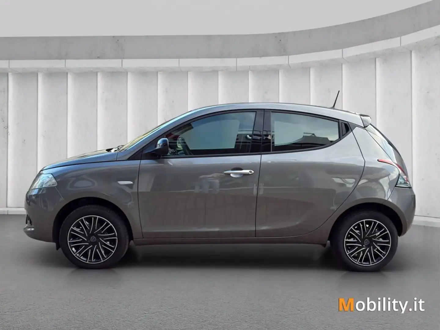 Lancia Ypsilon 1.0 firefly hybrid Oro s&s 70cv Gris - 2
