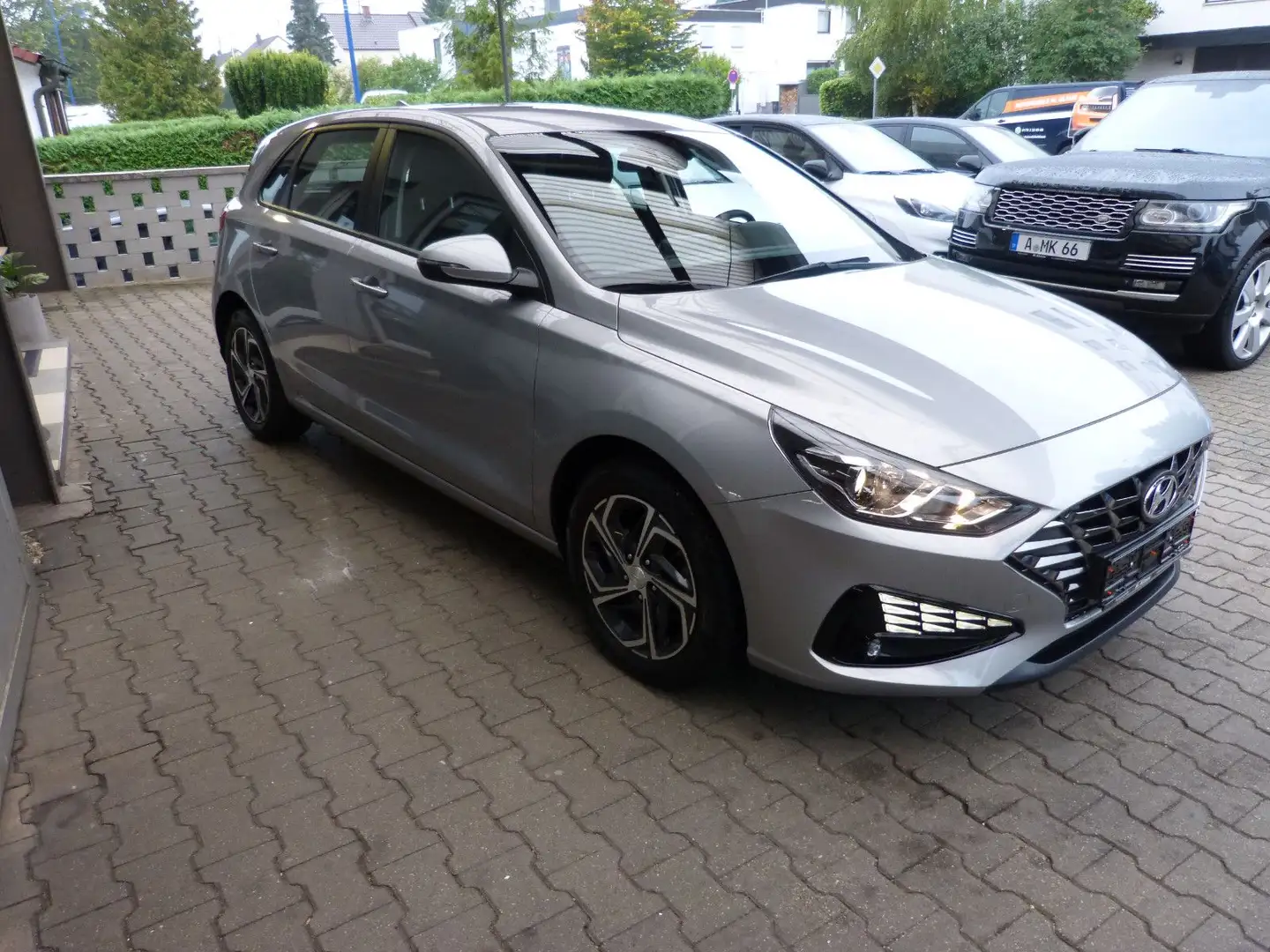 Hyundai i30 AUT. APPLE SHZ LHZ KLIMAAUT. KAMERA Grau - 1