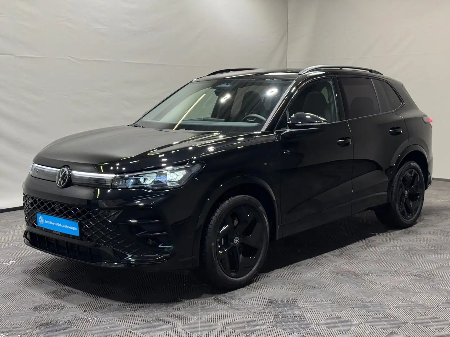 Volkswagen Tiguan R-Line 2.0 TDI DSG | MATRIX NAVI PANO AHK Schwarz - 2