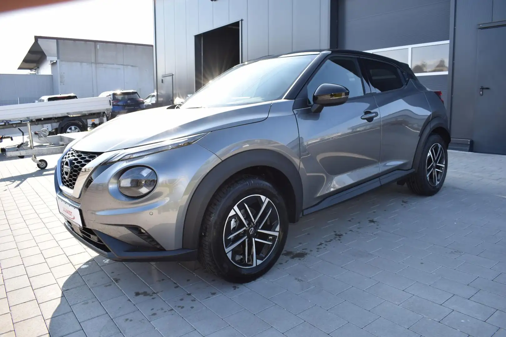 Nissan Juke 1.0 DIG-T N-Connecta Winter Grau - 2