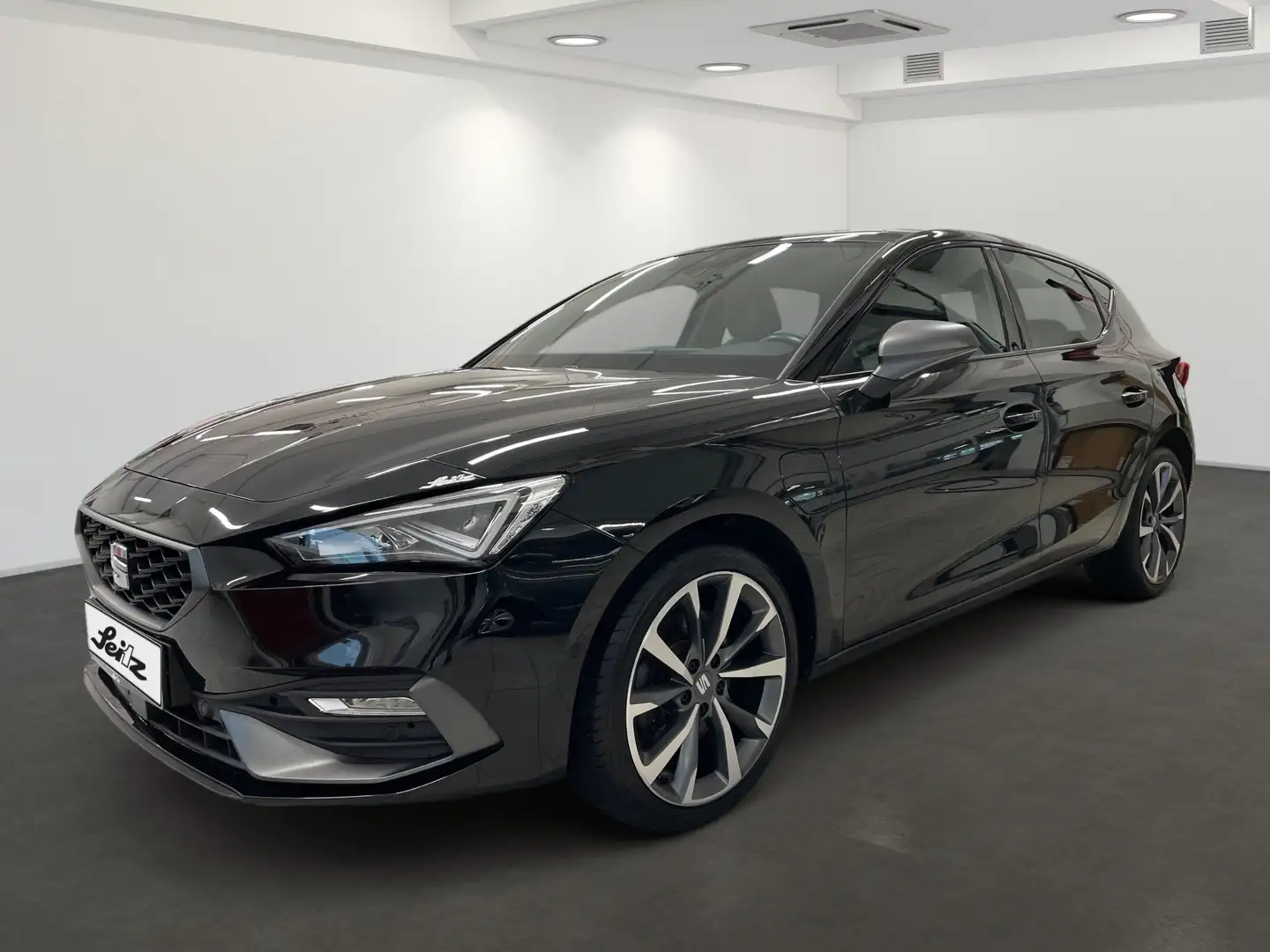 SEAT Leon 1.4 TSI e-Hybrid FR *PANO*LED*KAMERA*NAVI* Zwart - 2