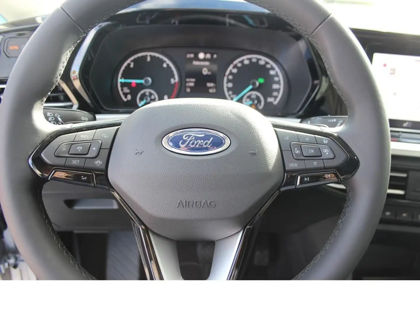 Ford Tourneo Connect 2.0 EcoBlue 122 CV Titanium Argento - 2