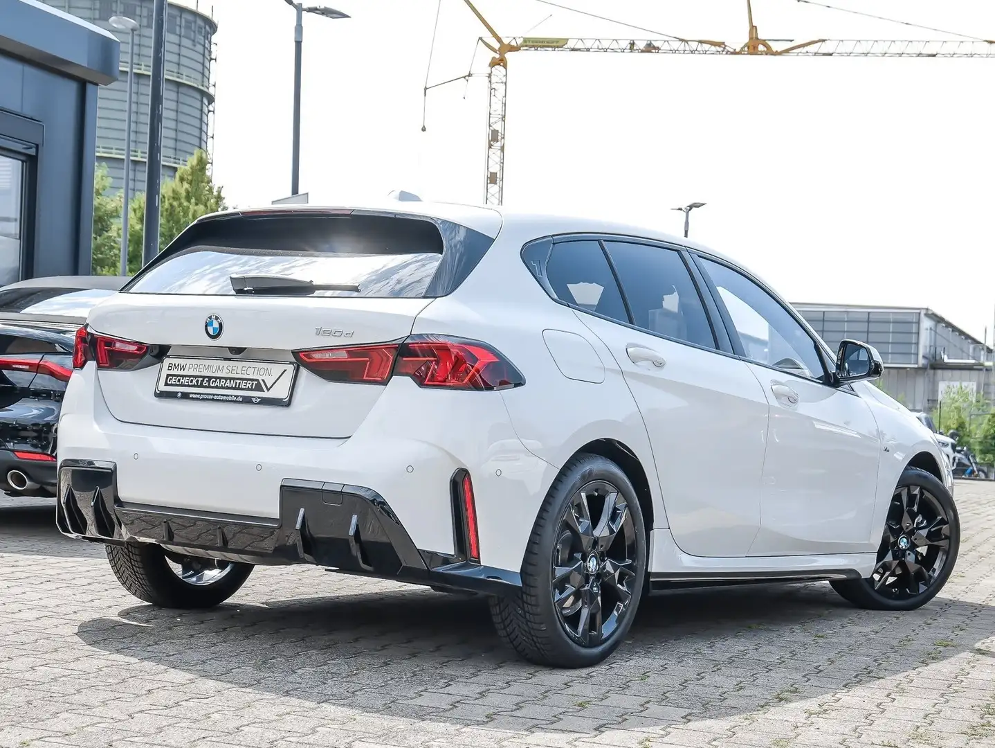BMW 120 d 5-Türer M Sport HuD DA+ H/K PA+ LED DAB Weiß - 2